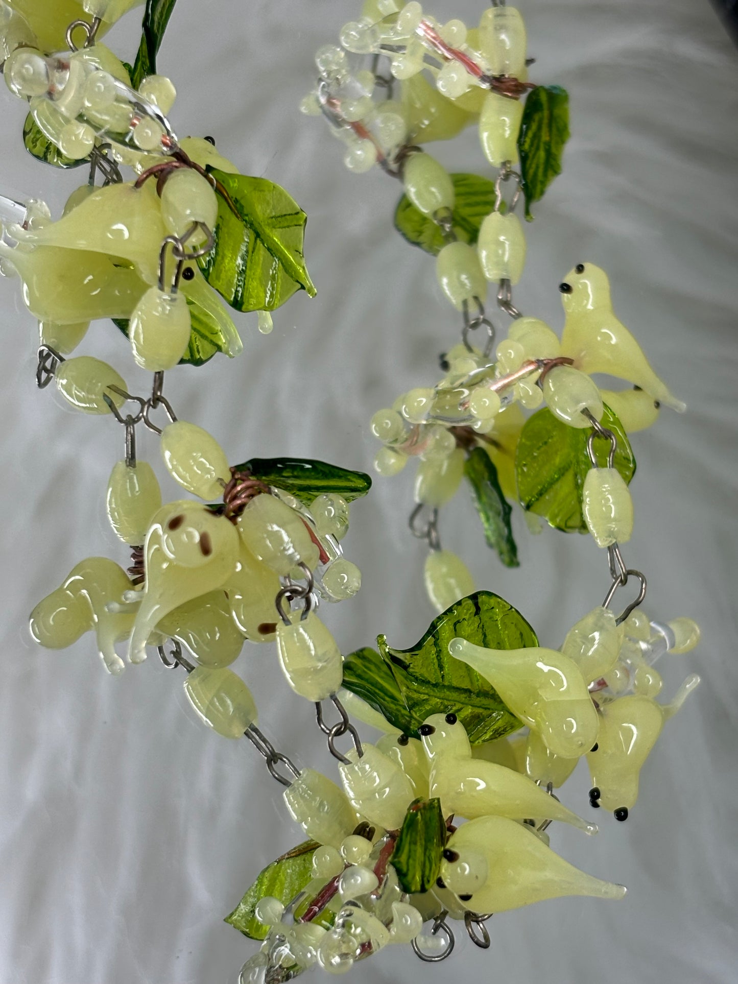 A141 Vintage Venetian Murano Glass Bird Lime Green Beaded Necklace with Glass Leaves c1930s