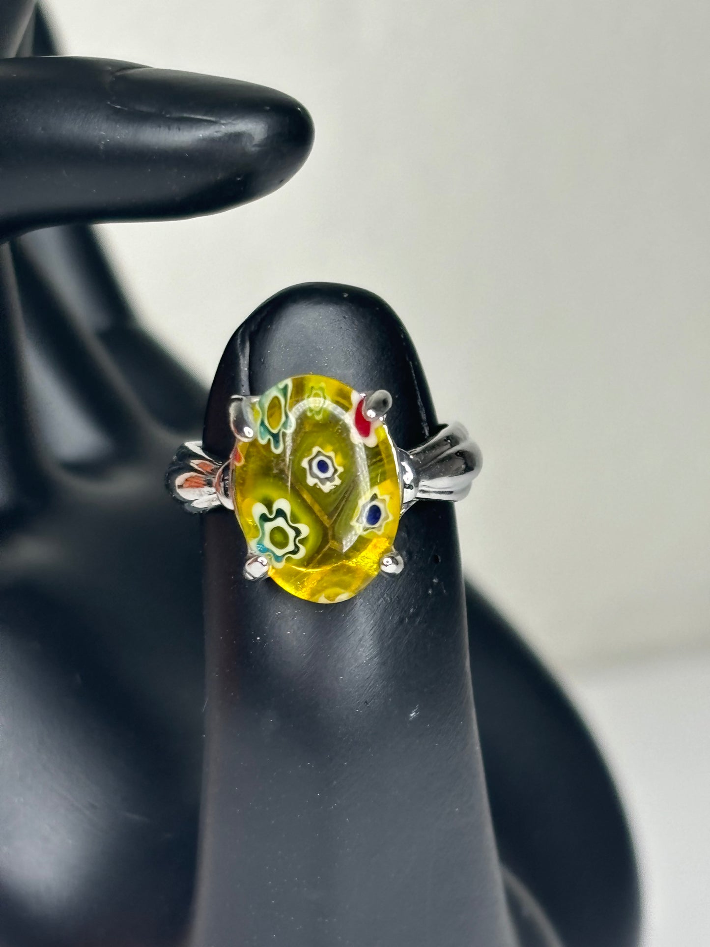 B029 Yellow Glass Fashion Ring Sz 5.5