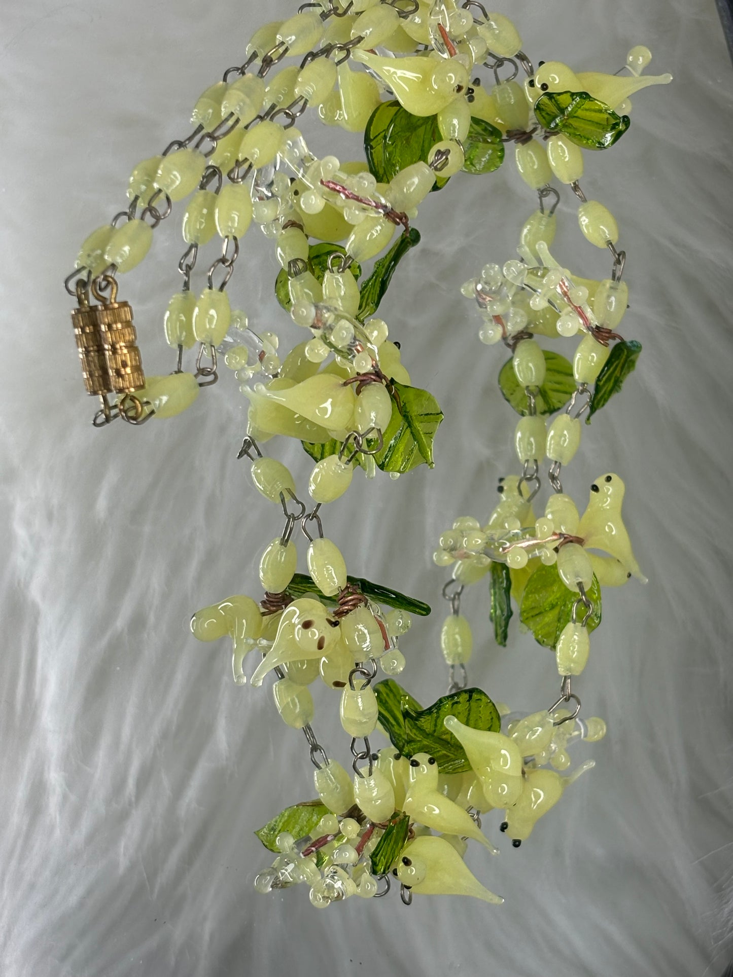 A141 Vintage Venetian Murano Glass Bird Lime Green Beaded Necklace with Glass Leaves c1930s