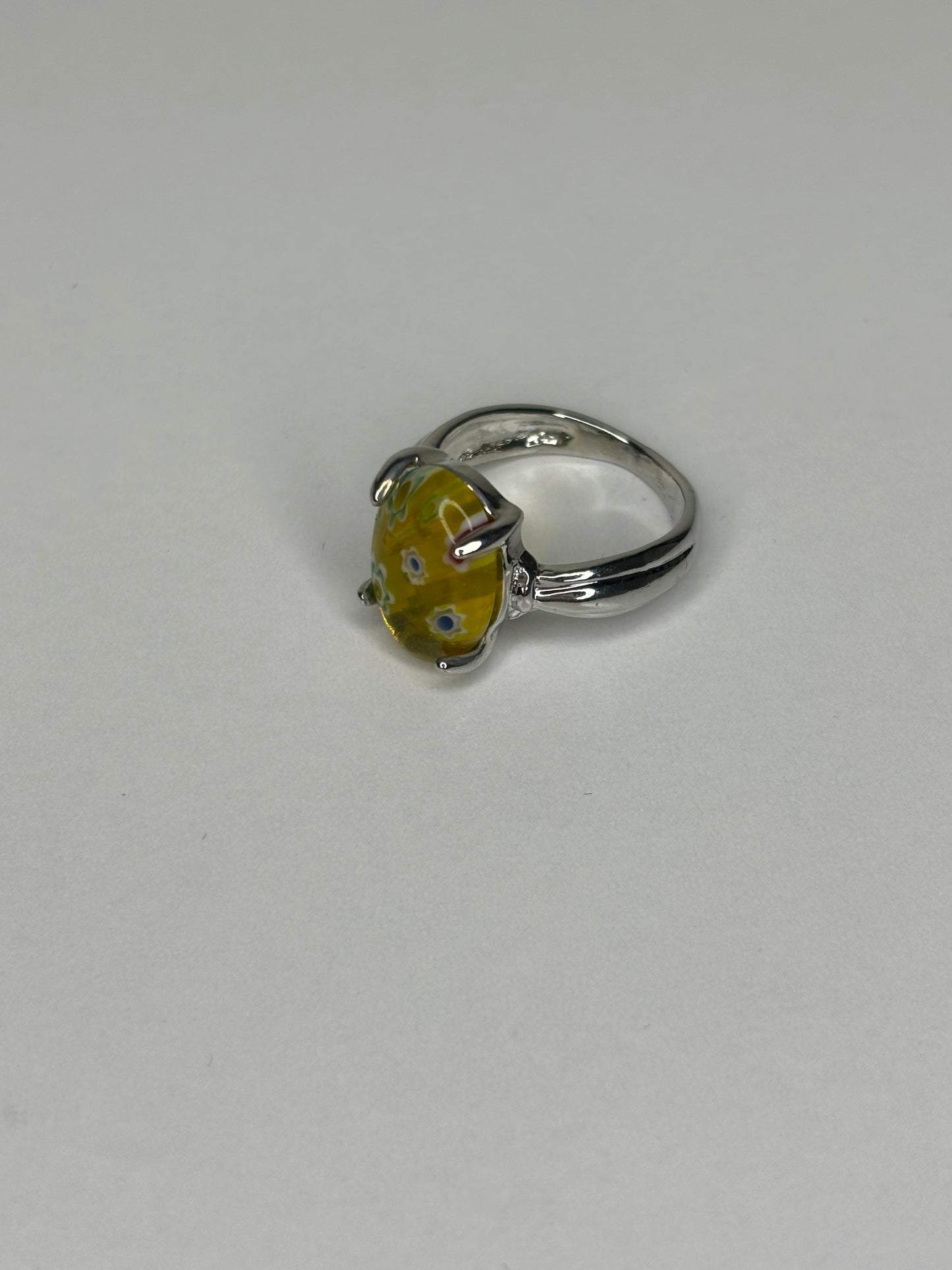 B029 Yellow Glass Fashion Ring Sz 5.5