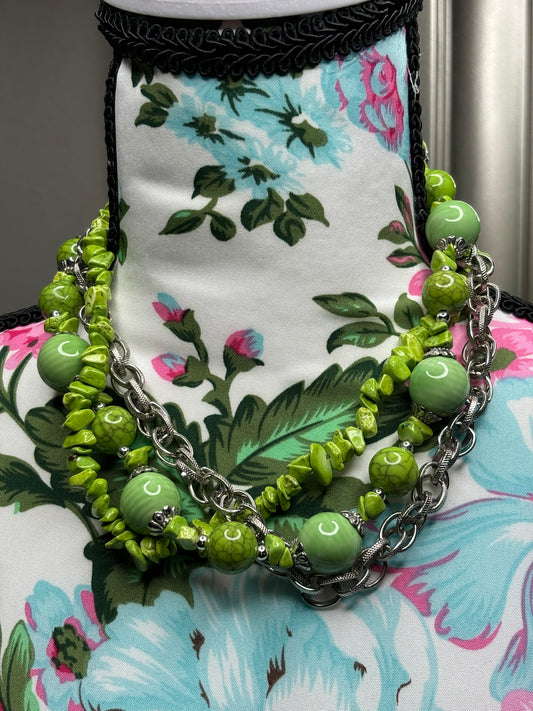 A153 Funky Green Bead Silver Tone Layered Necklace  16”