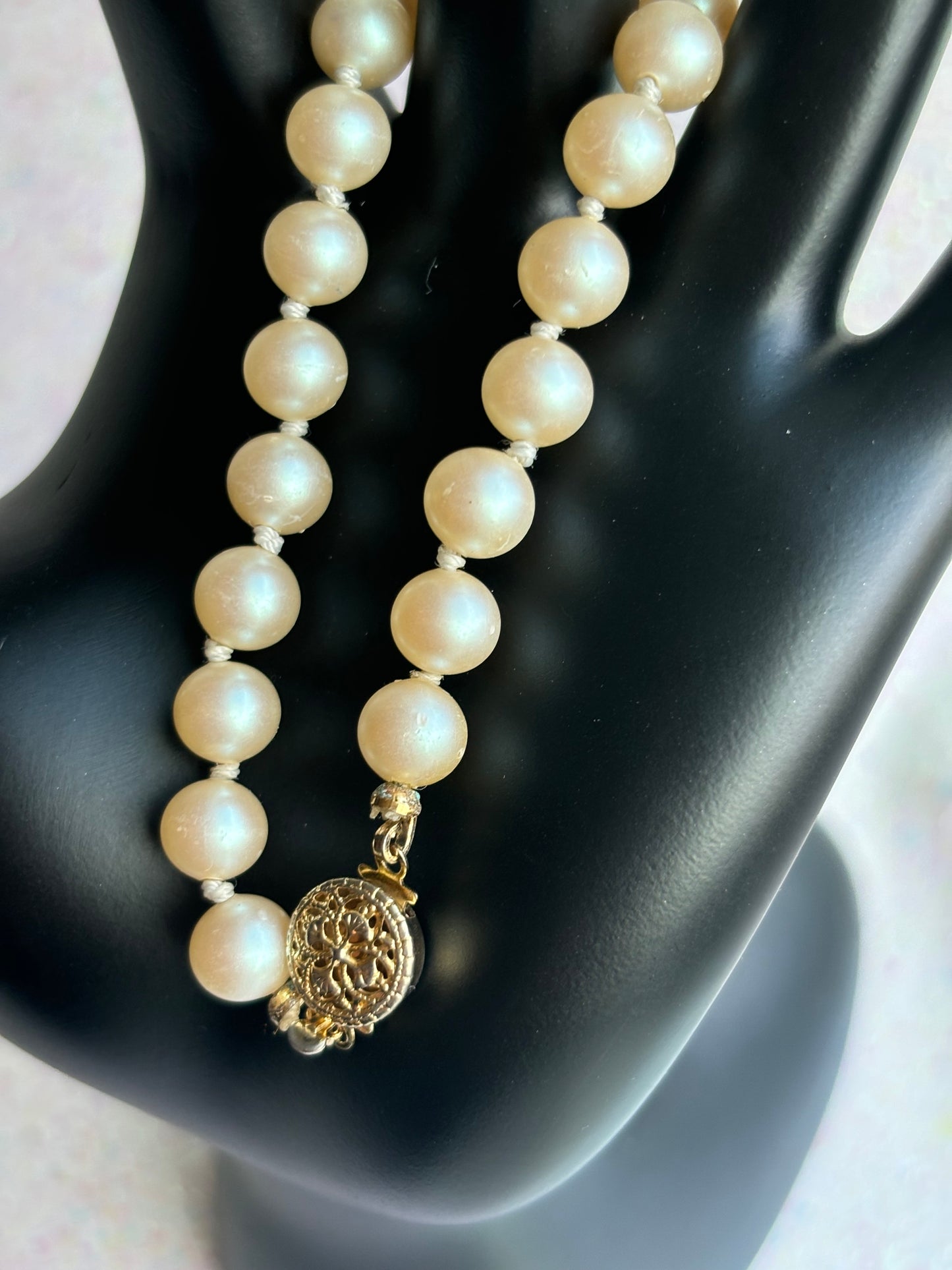 #0105 Vintage Single Faux Pearl Bracelet