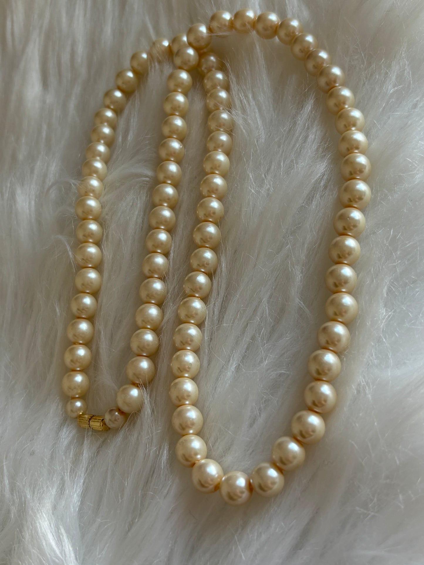 #0153 22” Faux Pearl Necklace