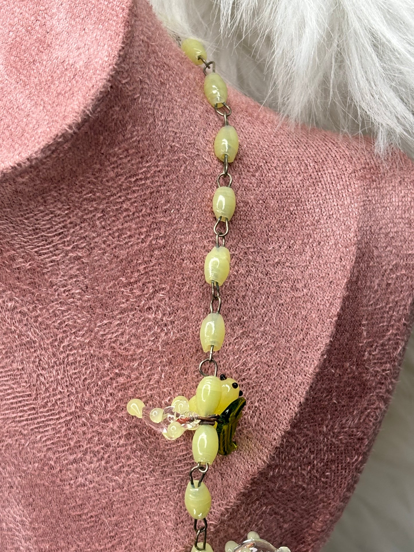 A141 Vintage Venetian Murano Glass Bird Lime Green Beaded Necklace with Glass Leaves c1930s