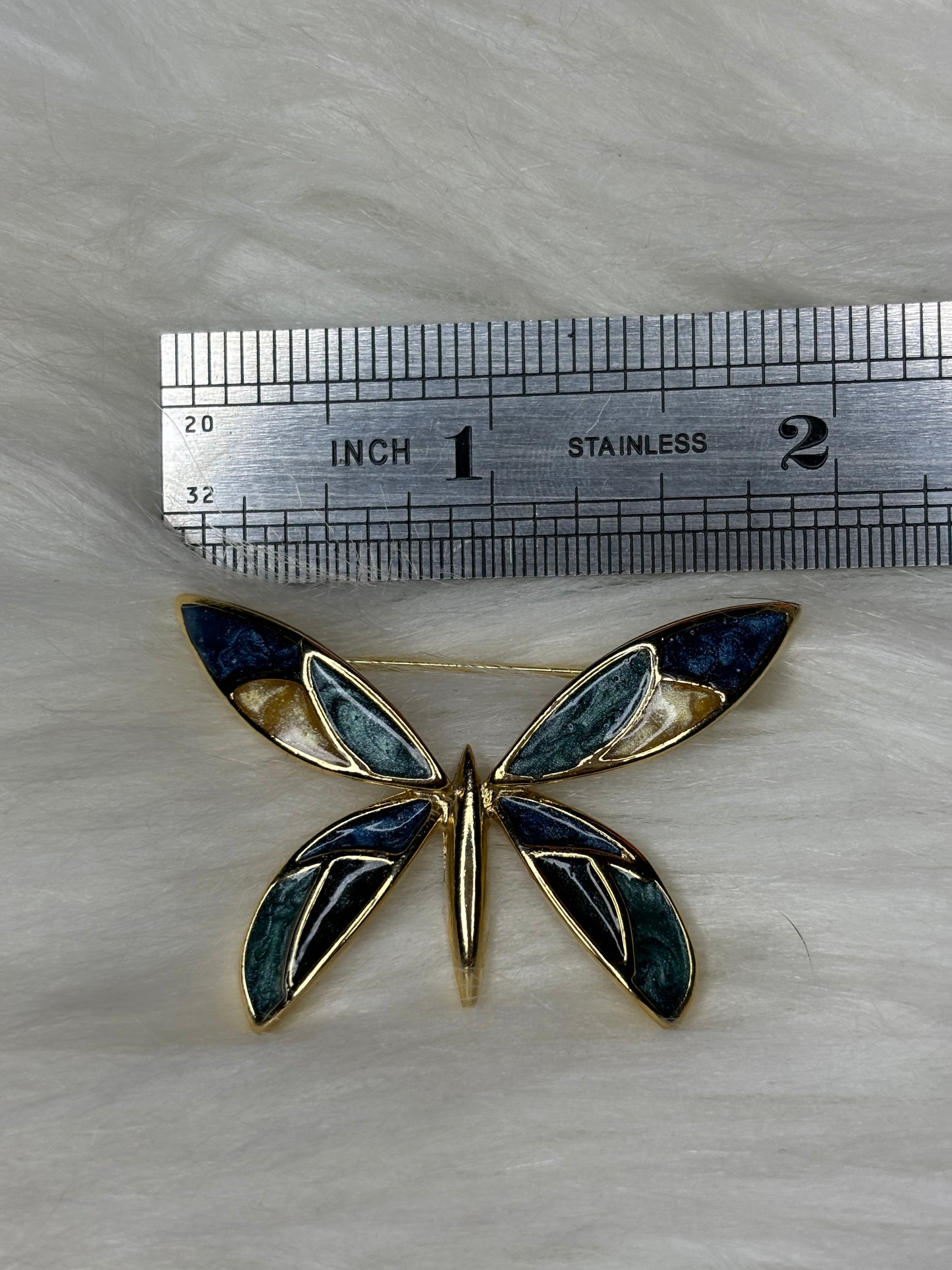 A216 Butterfly Gold Toned Brooch