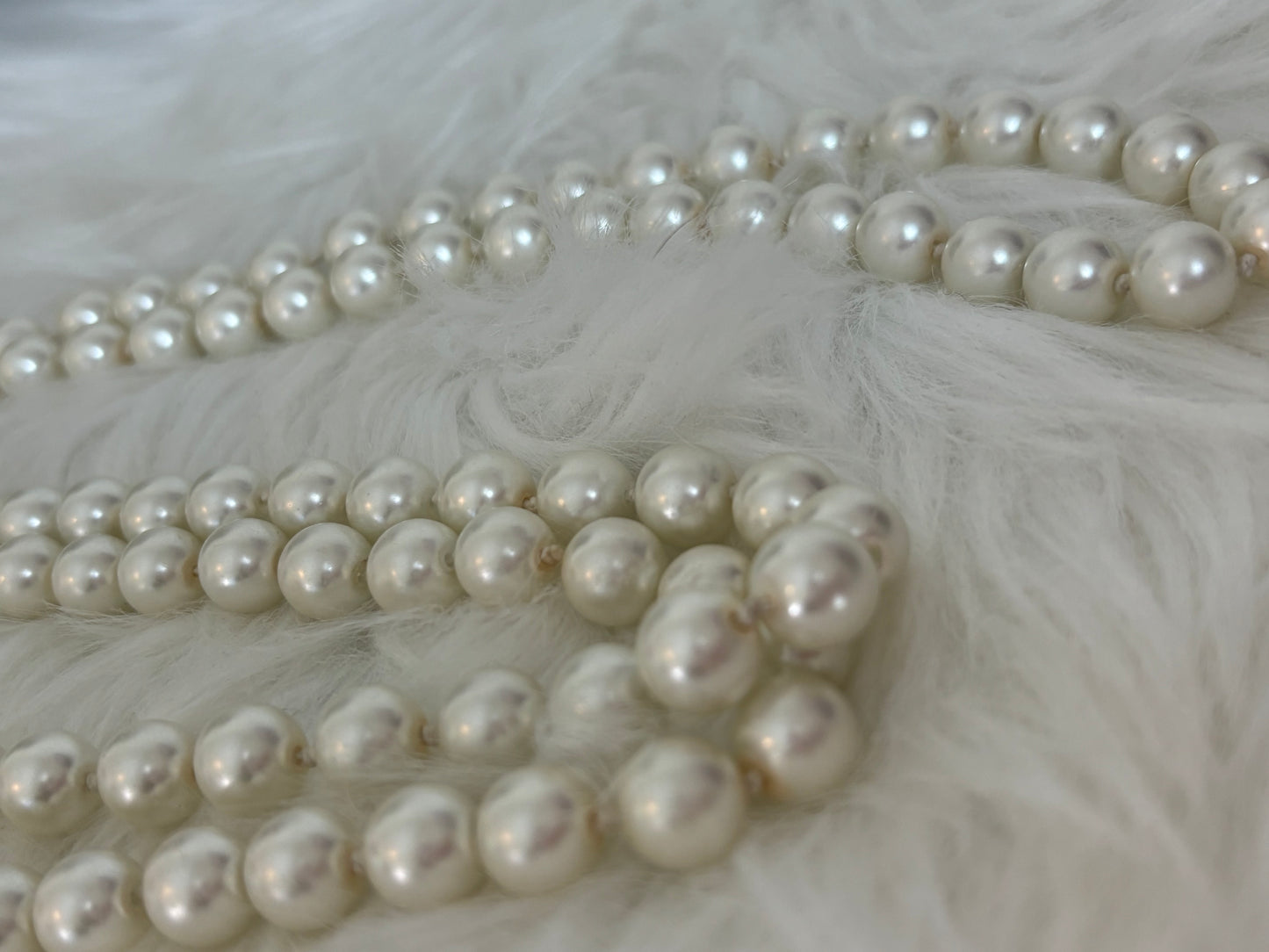 #0174 40” White Faux Pearl Necklace