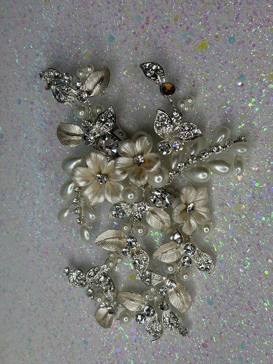 A029 Silver Tone Rhinestone and Pearl Hair Clip