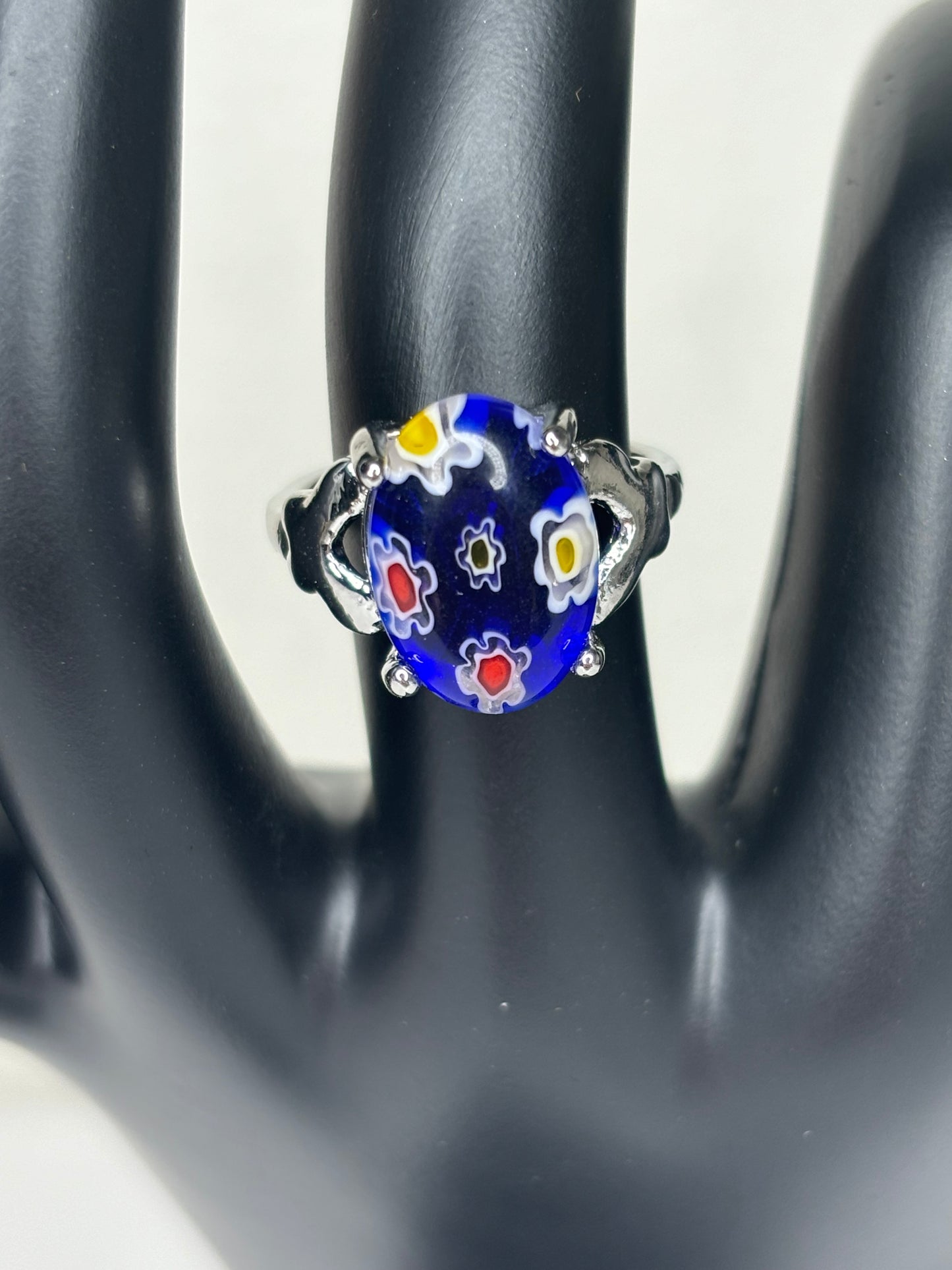 B024 Blue Glass Fashion Ring Sz 6