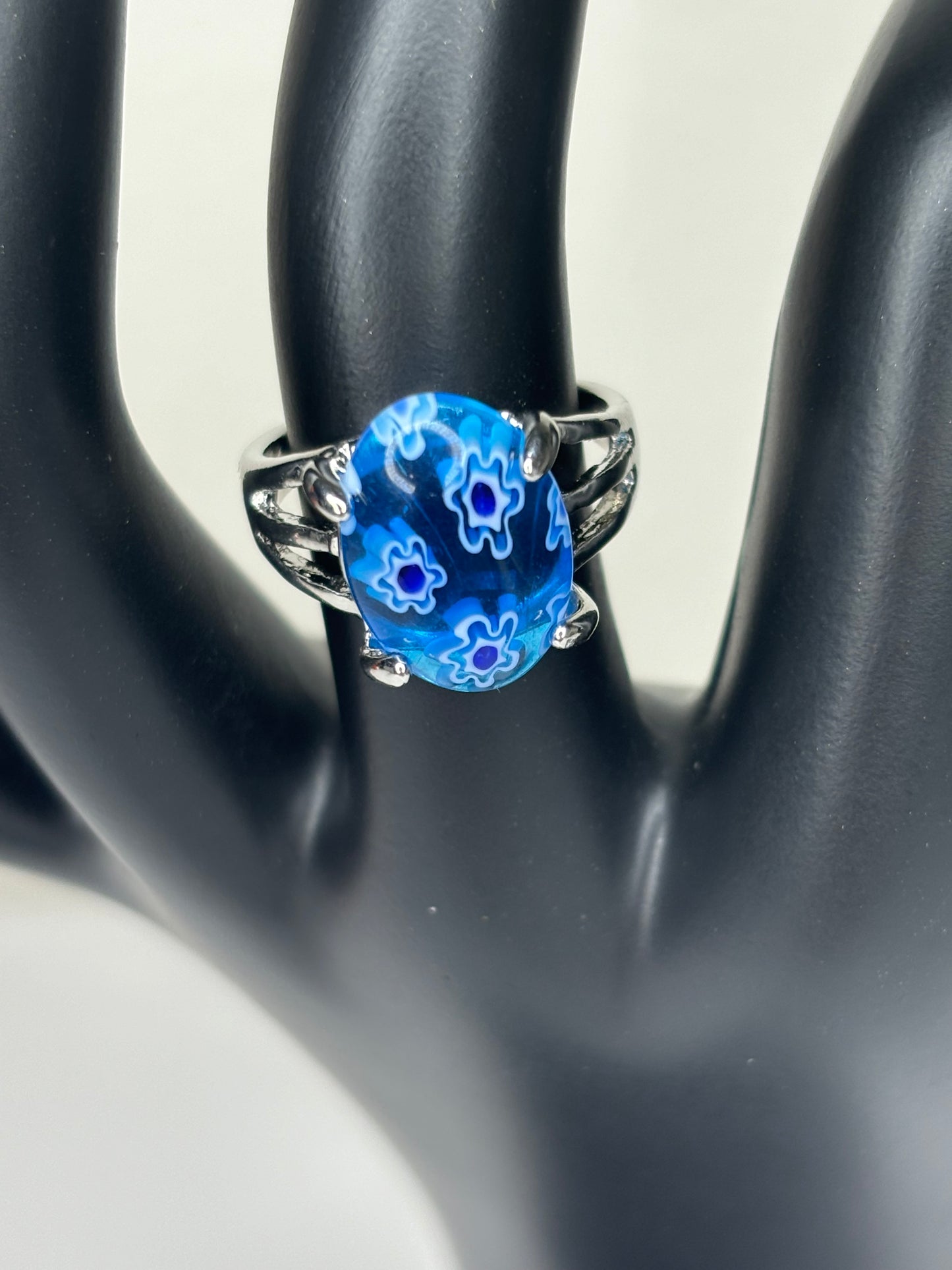 B027 Light Blue Glass Fashion Ring Sz 5.5