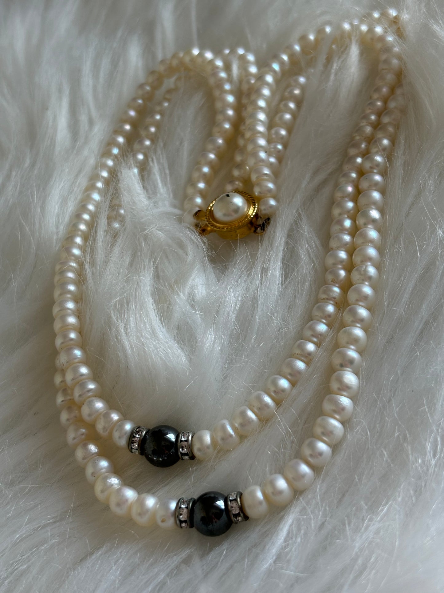 #0136 Faux Pearl Necklace 14”