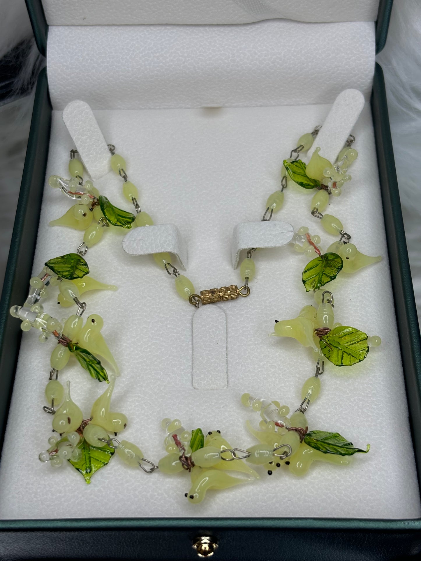 A141 Vintage Venetian Murano Glass Bird Lime Green Beaded Necklace with Glass Leaves c1930s