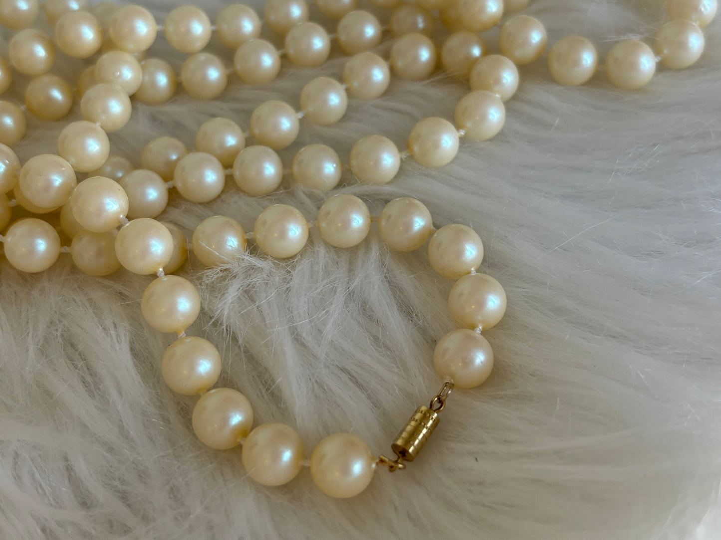 #0049 27” Lightweight Faux Pearl Necklace