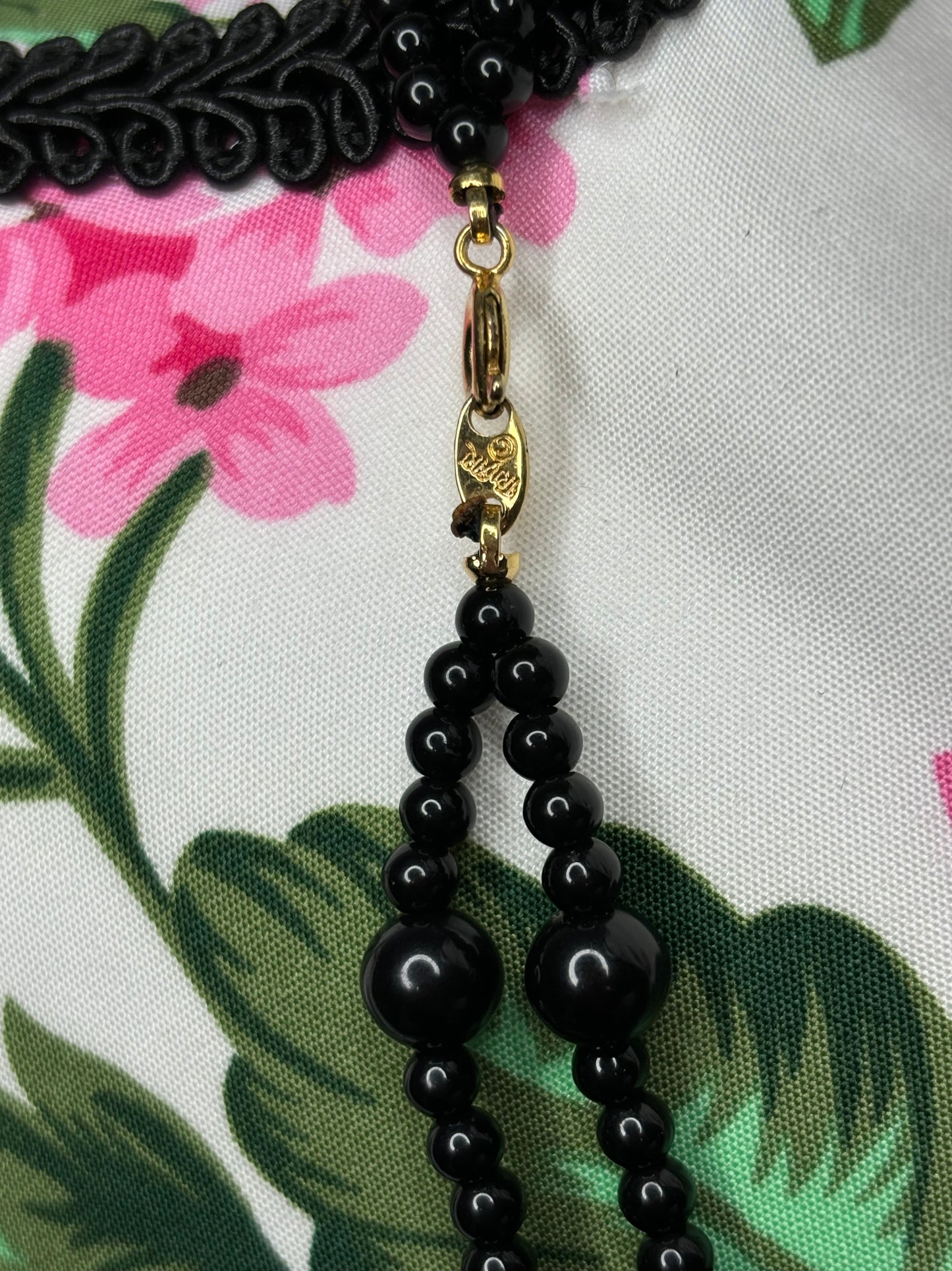 A162 Black Beaded Necklace 16”