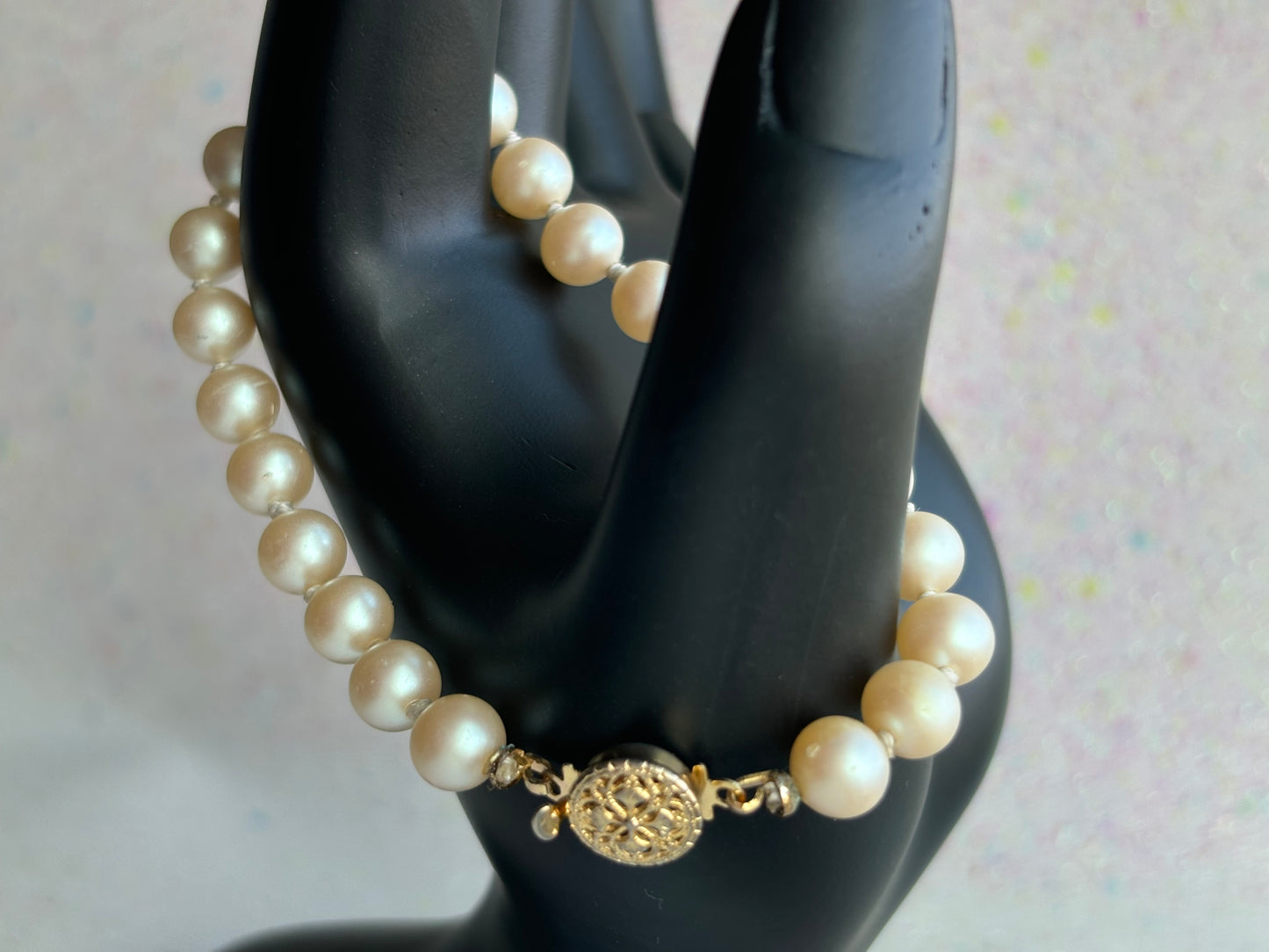 #0105 Vintage Single Faux Pearl Bracelet