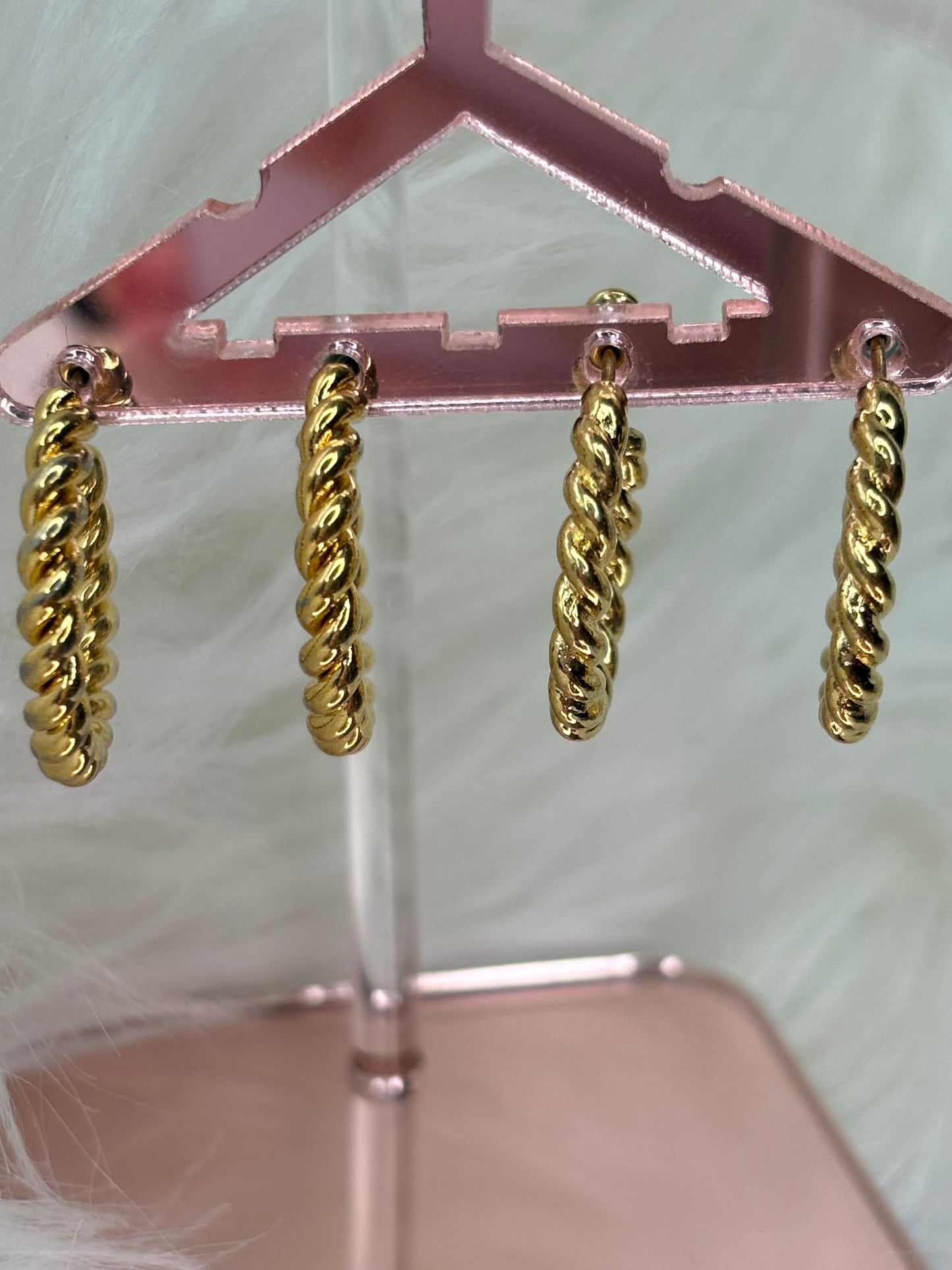 A122 Set of Two Gold Tone Hoops Earrings