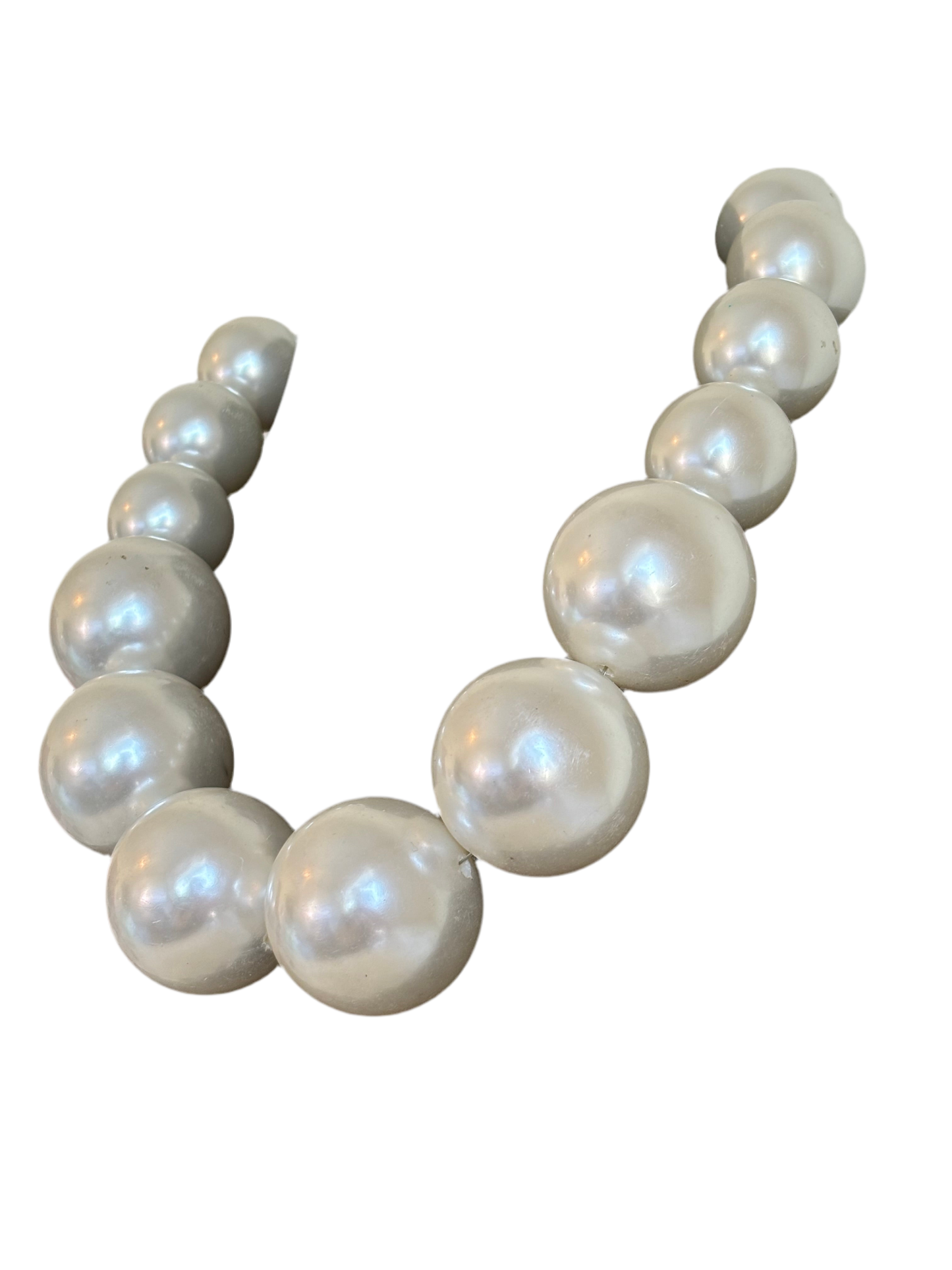 #0001 11” Giant Faux Pearls Necklace