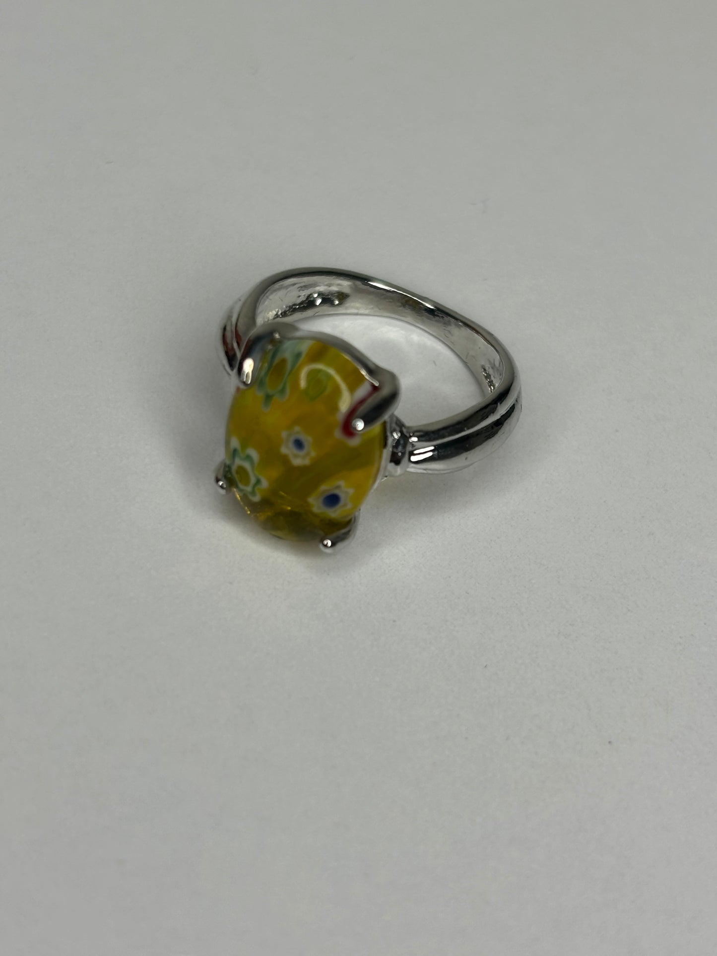 B029 Yellow Glass Fashion Ring Sz 5.5