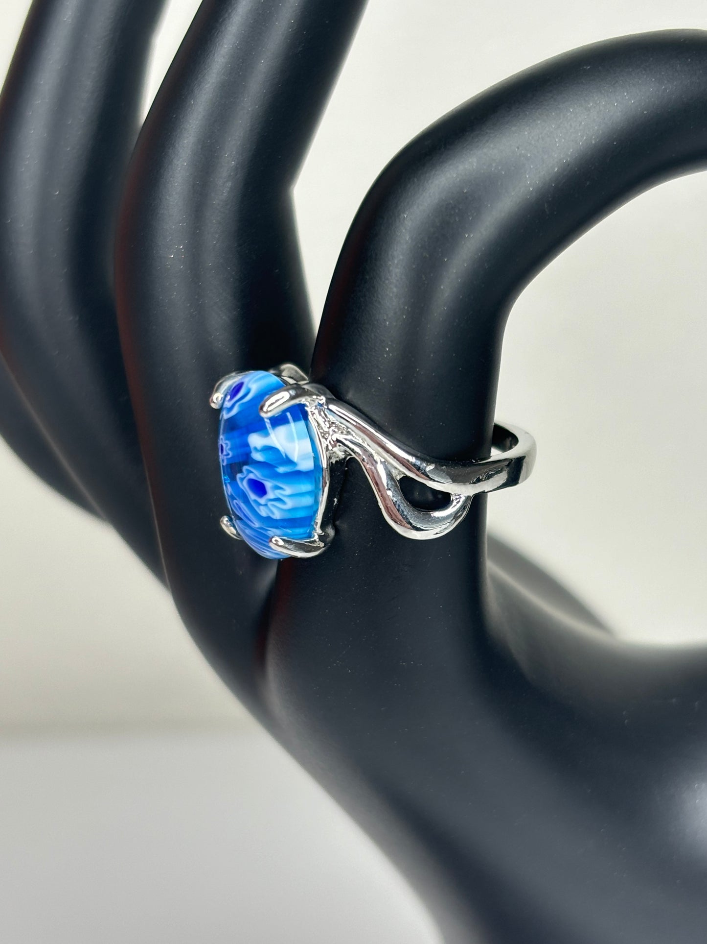 B036 Blue Glass Fashion Ring Sz 8