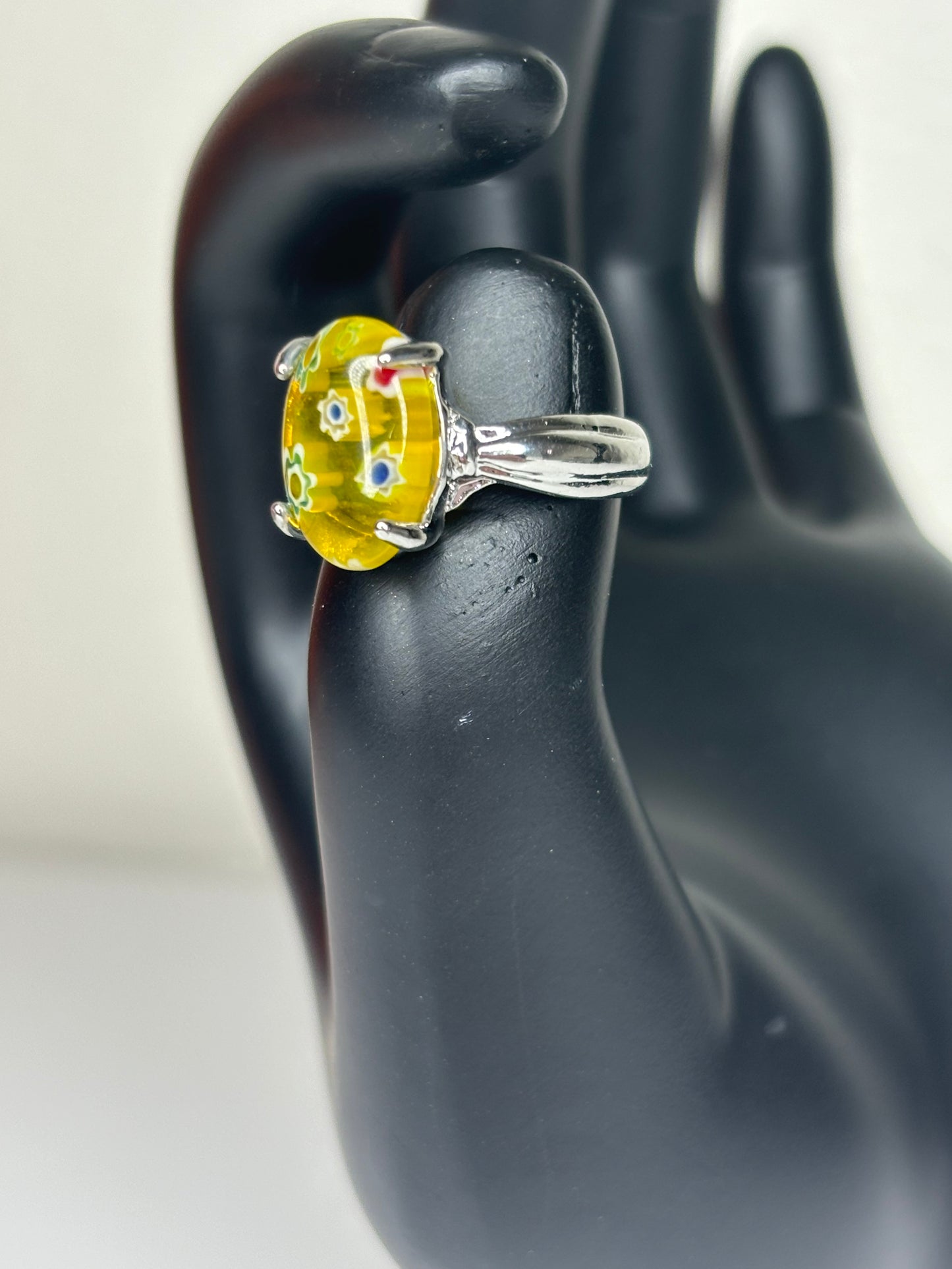 B029 Yellow Glass Fashion Ring Sz 5.5