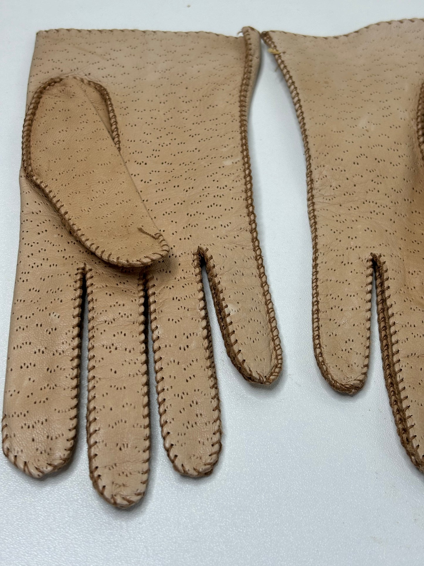 C014 Vintage Washable Fownes Genuine DeerSkin Gloves Size 6.5