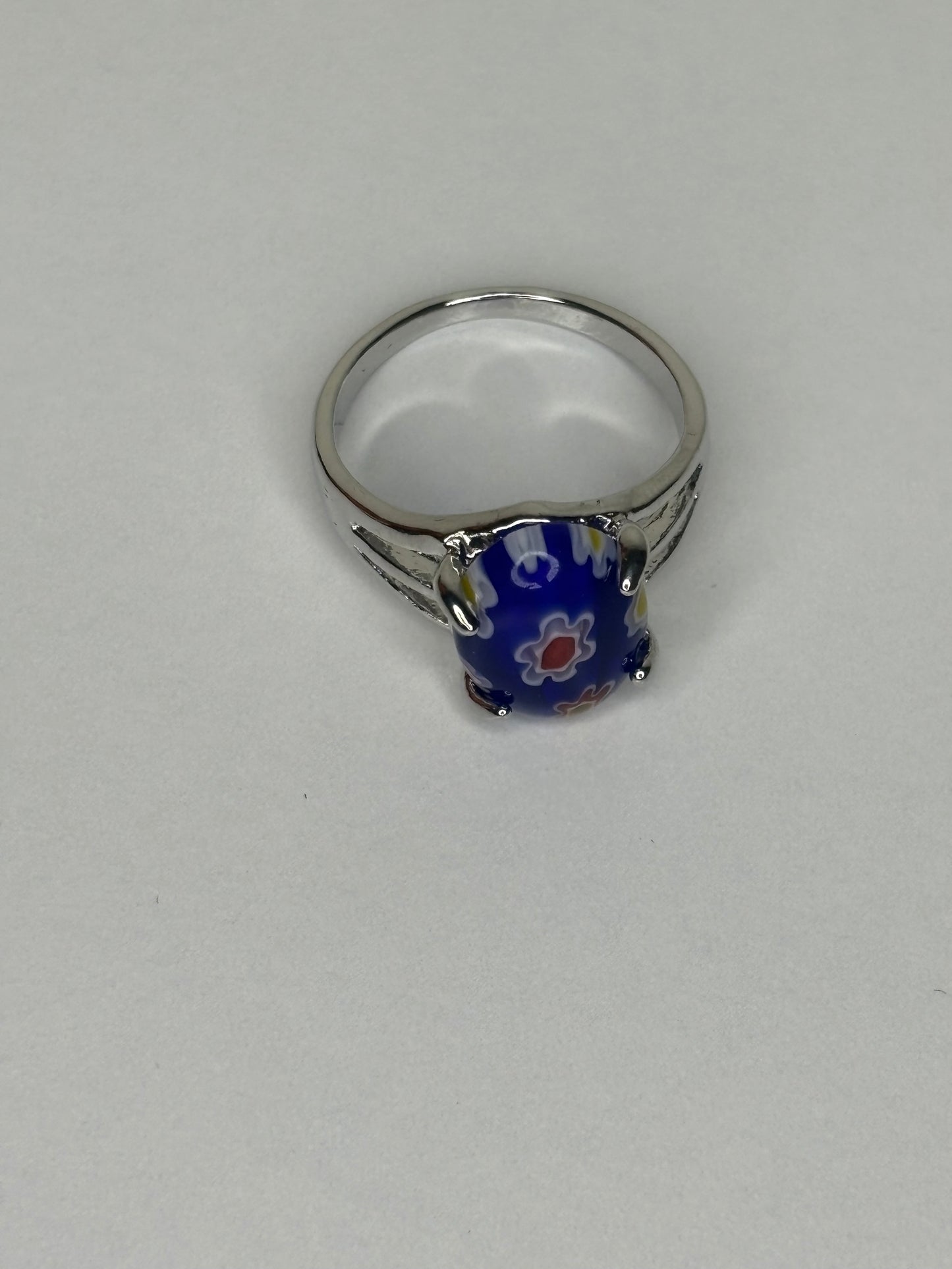 B030 Blue Glass Fashion Ring Sz 8.25