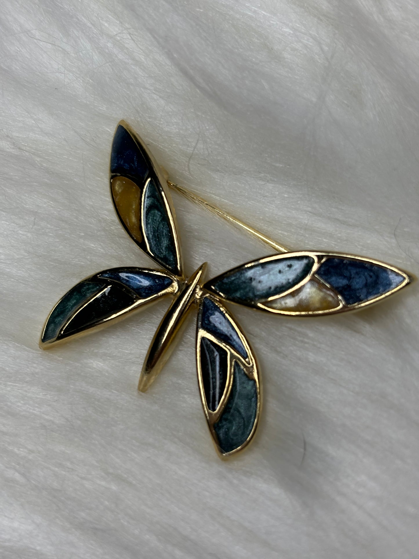 A216 Butterfly Gold Toned Brooch