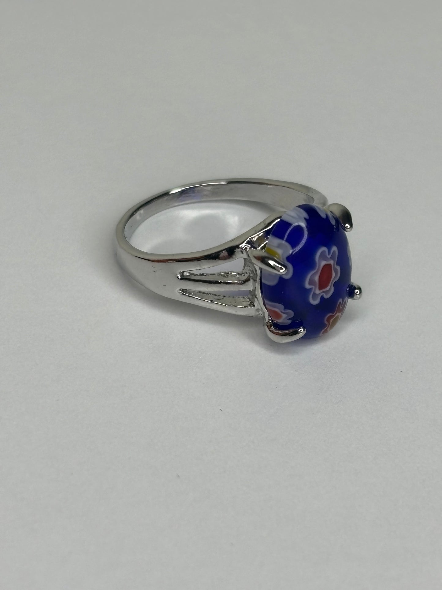 B030 Blue Glass Fashion Ring Sz 8.25