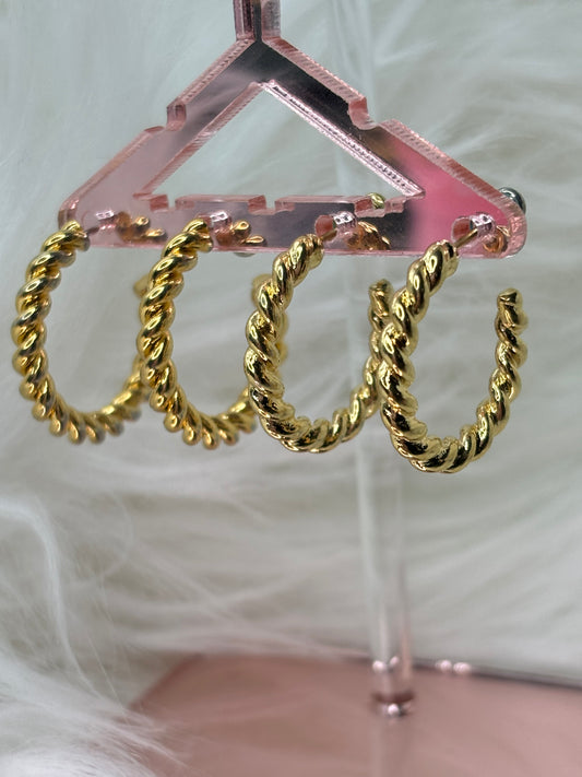 A122 Set of Two Gold Tone Hoops Earrings