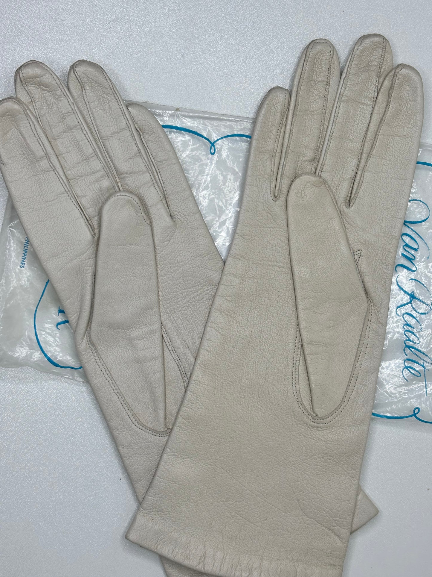 C019 Vintage Van Raalte Bone Leather Ladies Gloves Size 5.5