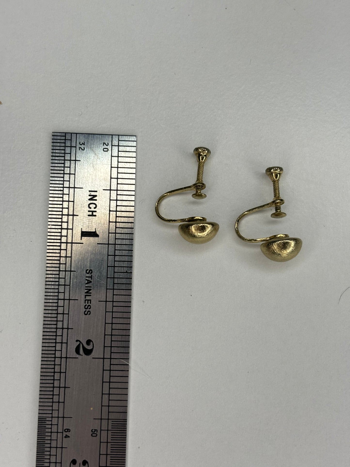 Vintage Screw Back Gold Tone Earrings