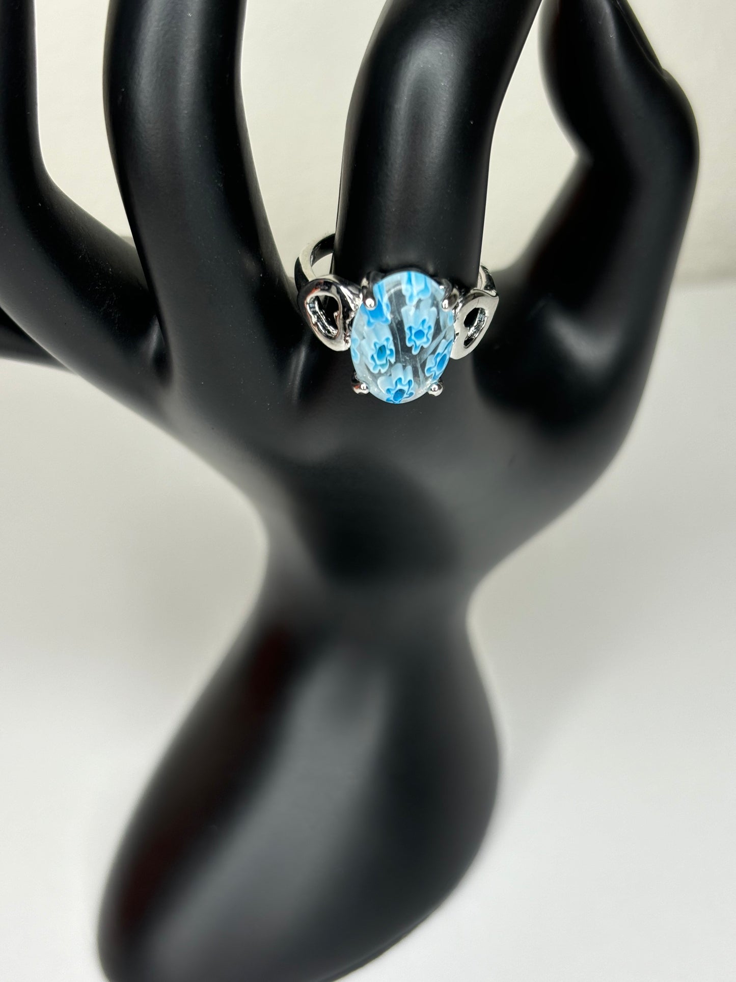 B037 Light Blue Glass Fashion Ring Sz 8