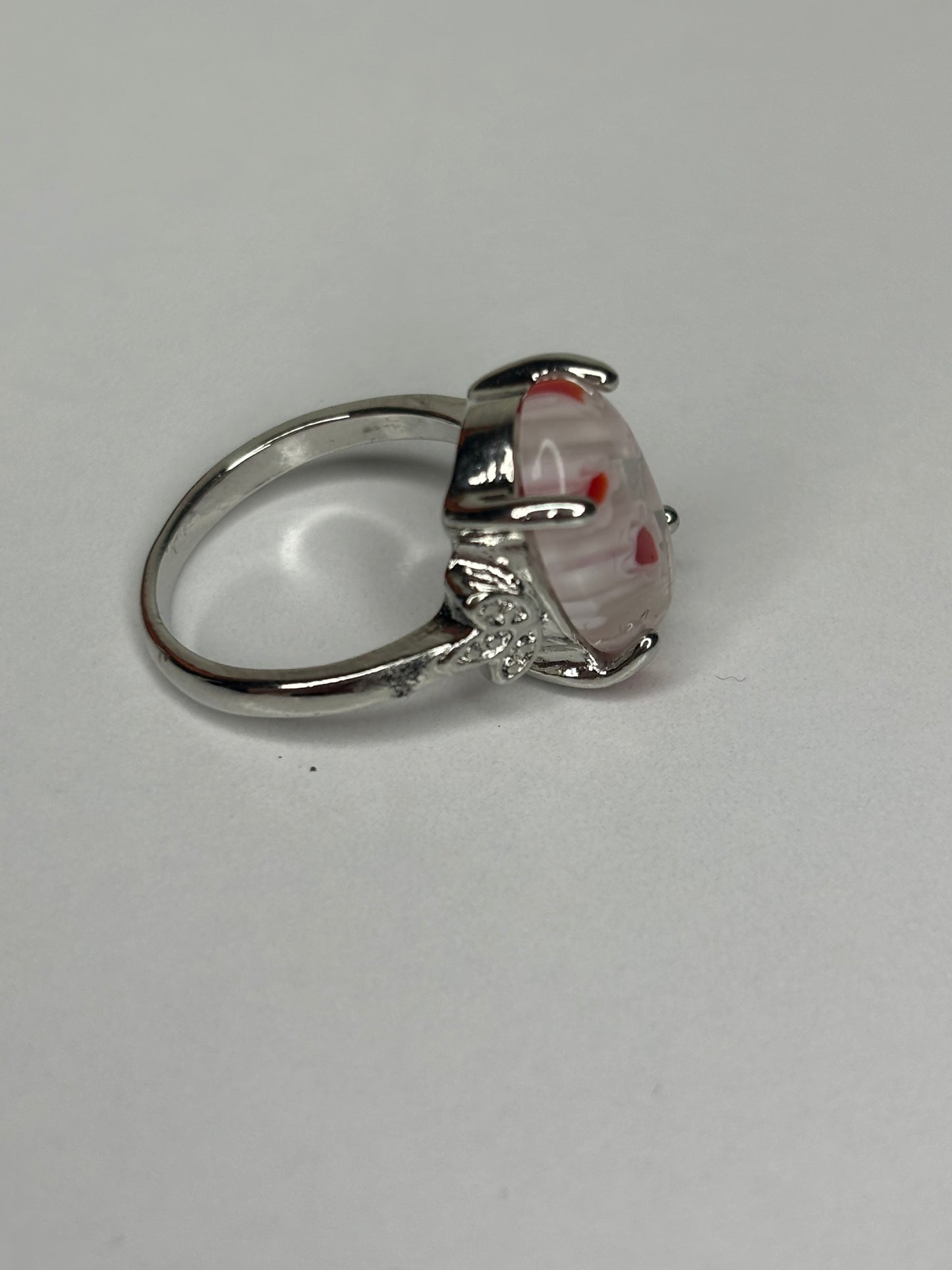 B032 Red and Clear Glass Fashion Ring Sz 5.25