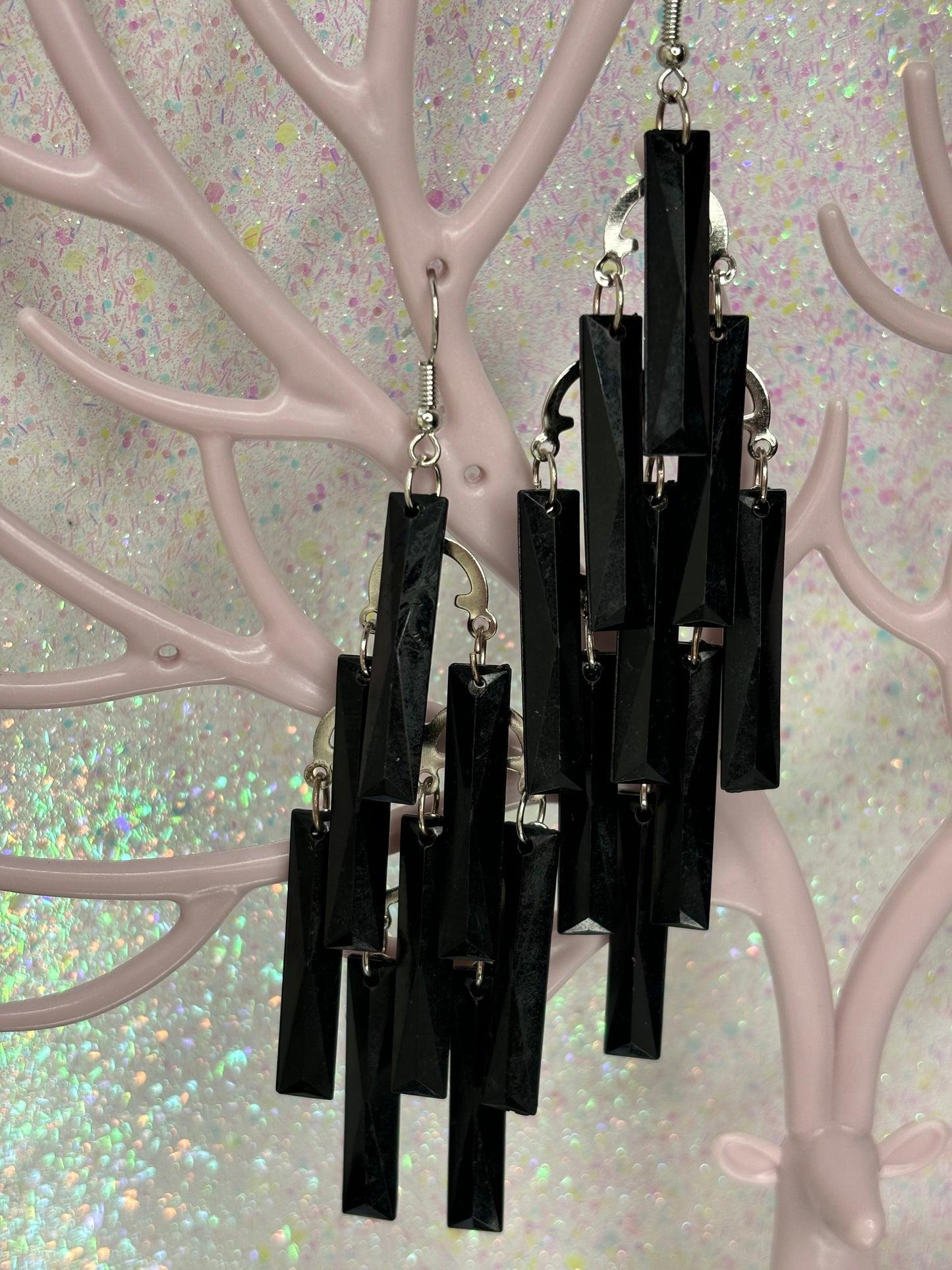 A001 Black Silver Toned Drop Chandelier Earrings