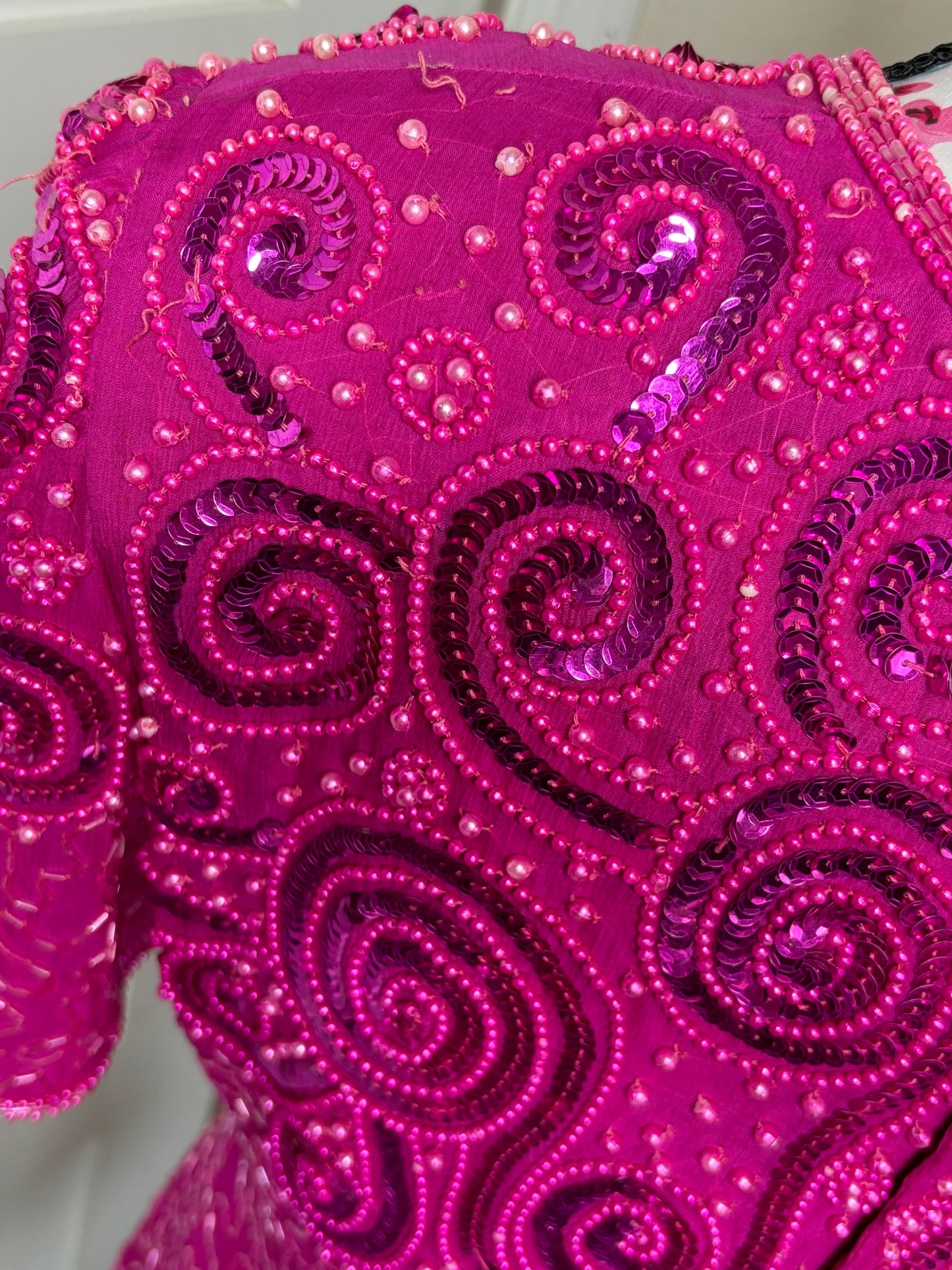 C017 Night Vogue Pink Beaded Cocktail Dress Sz M