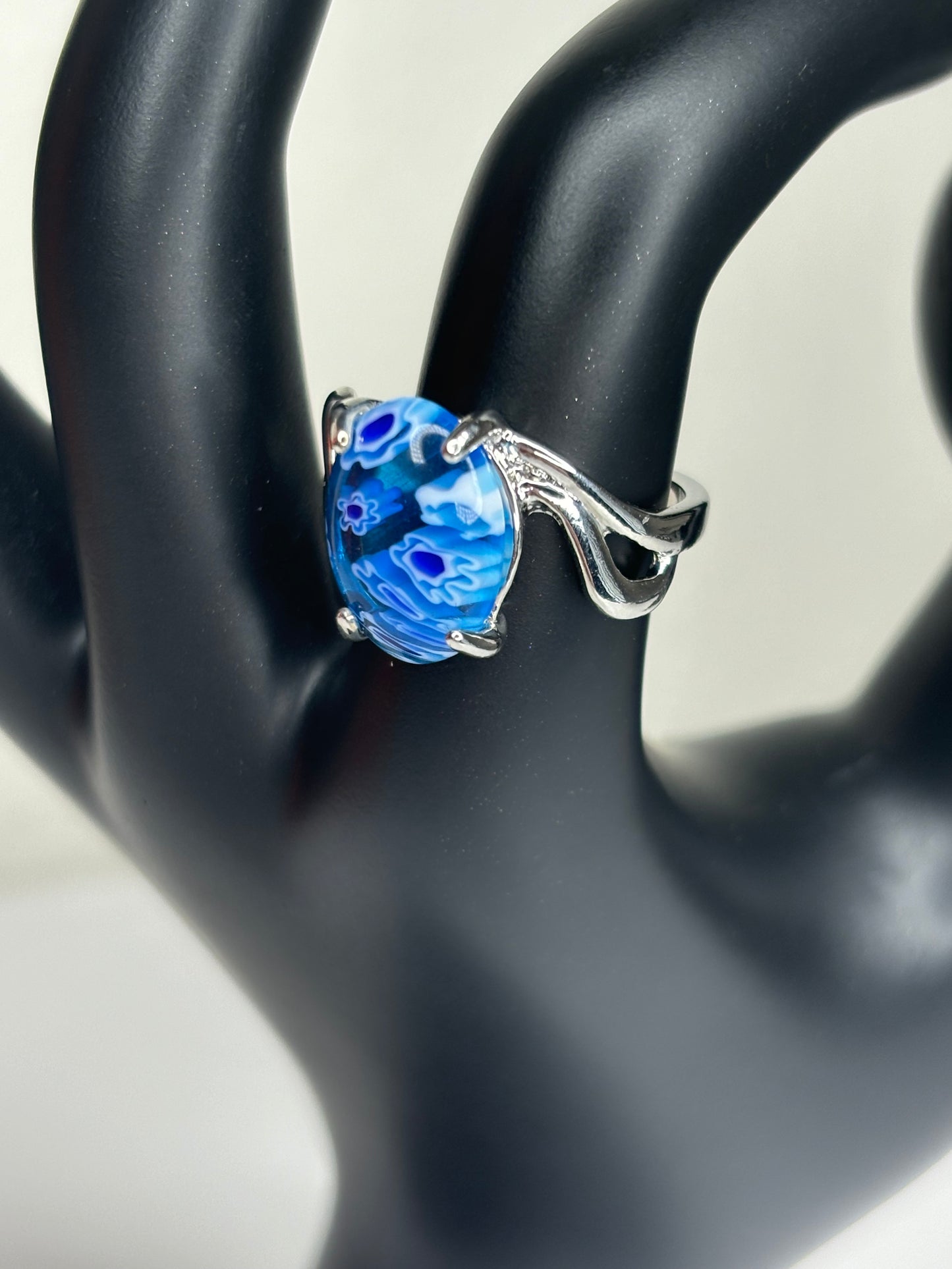 B036 Blue Glass Fashion Ring Sz 8