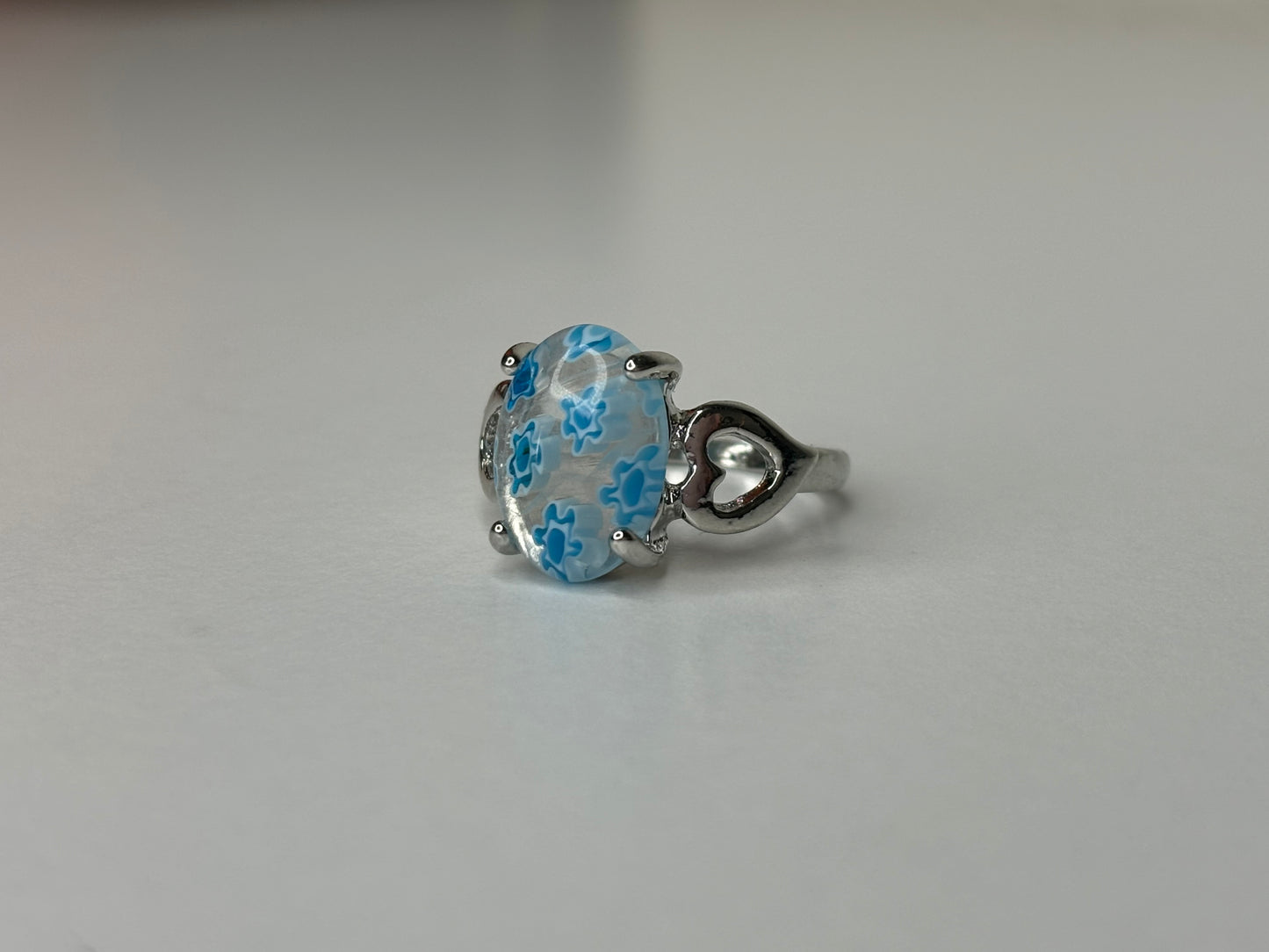 B037 Light Blue Glass Fashion Ring Sz 8