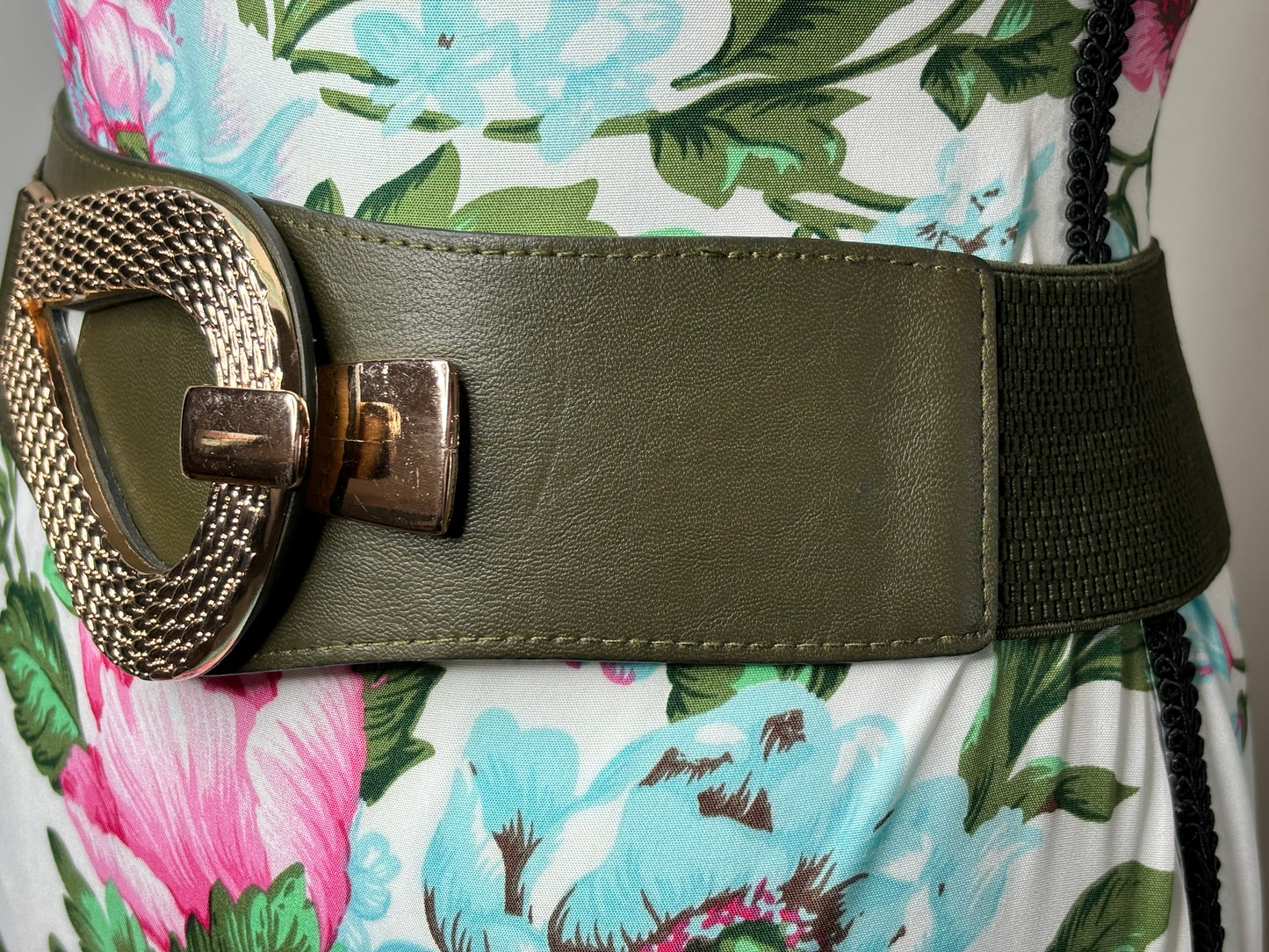 C021 Dark Green Stretch Waist Belt 26” (Unstretched)