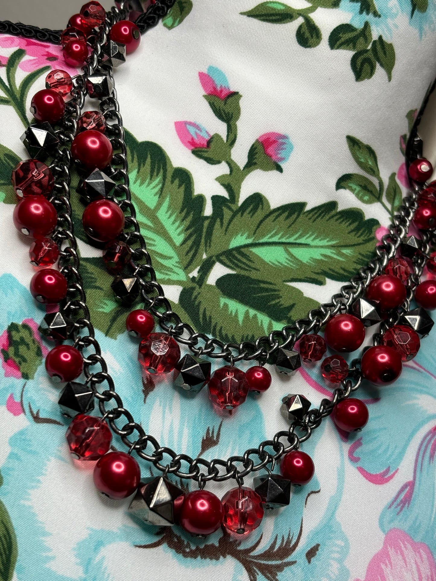 A163 Black and Red Bead Necklace 16”