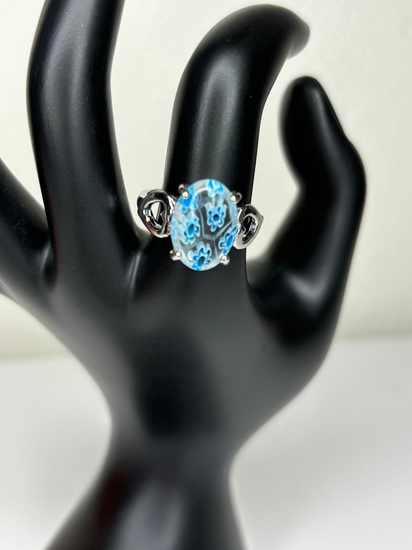 B037 Light Blue Glass Fashion Ring Sz 8