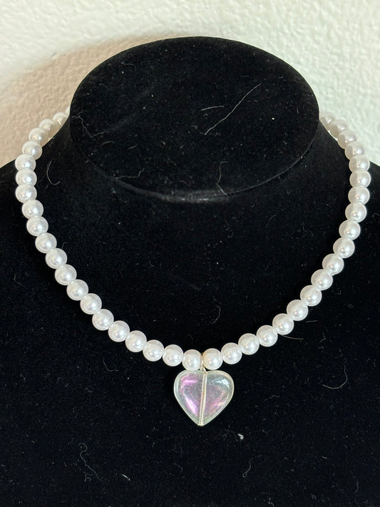 #0022 Stretchy Faux Pearl Necklace With Heart Pendant