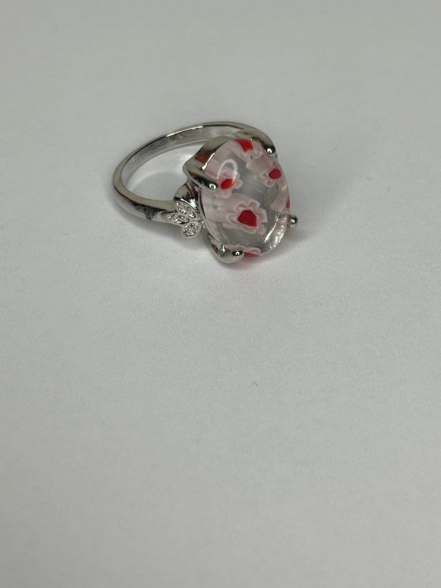 B032 Red and Clear Glass Fashion Ring Sz 5.25