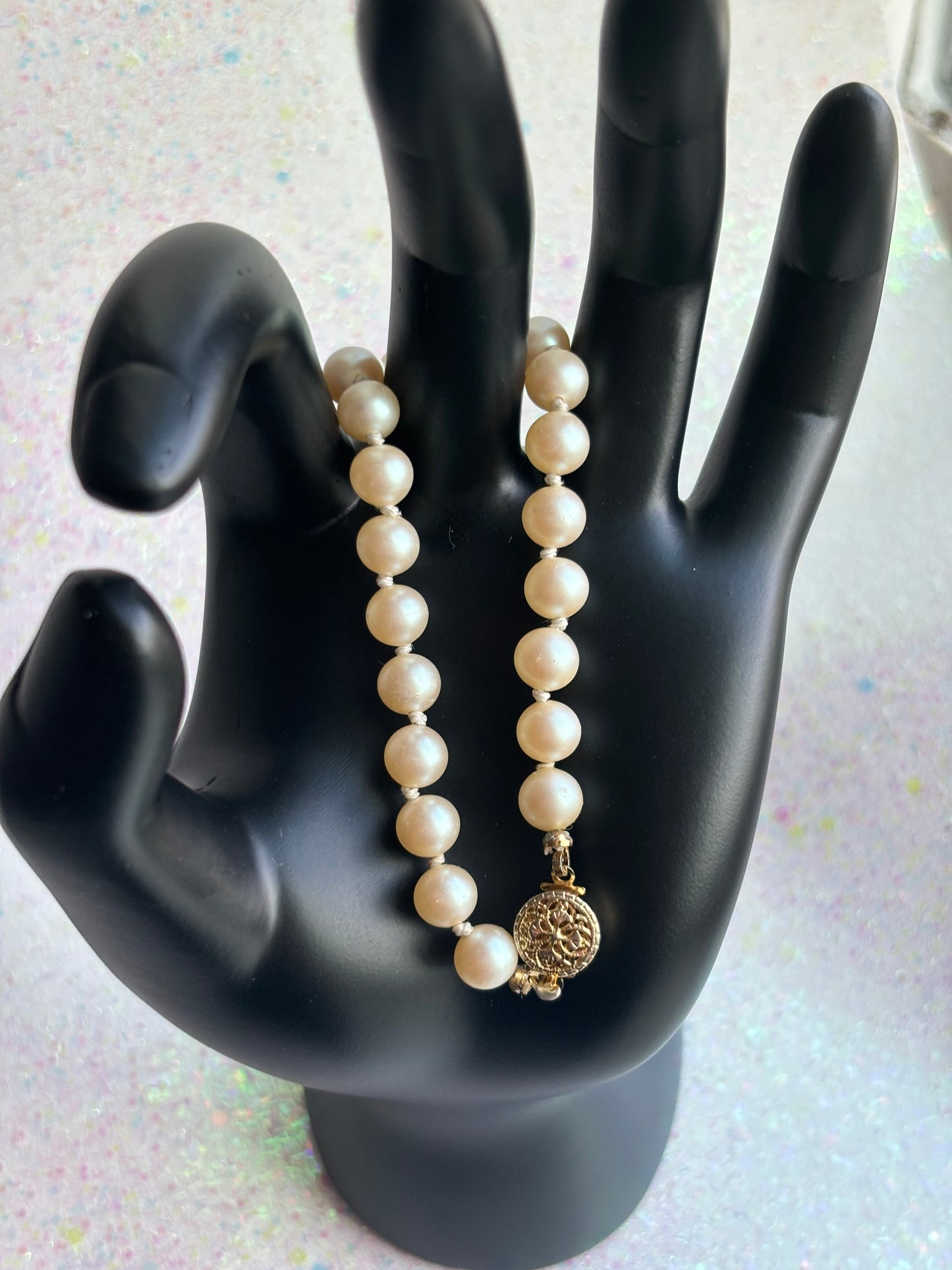 #0105 Vintage Single Faux Pearl Bracelet