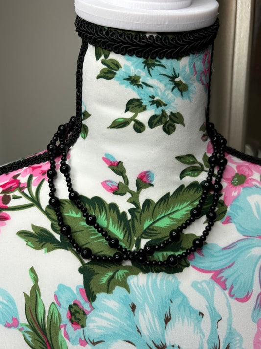 A162 Black Beaded Necklace 16”