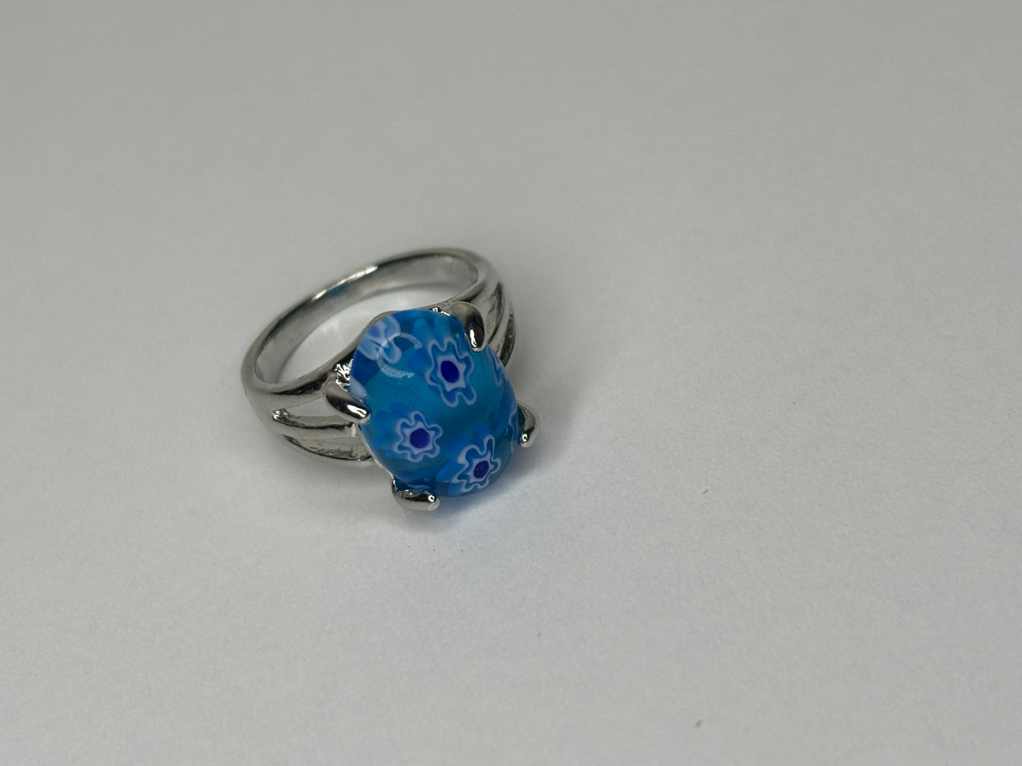 B027 Light Blue Glass Fashion Ring Sz 5.5