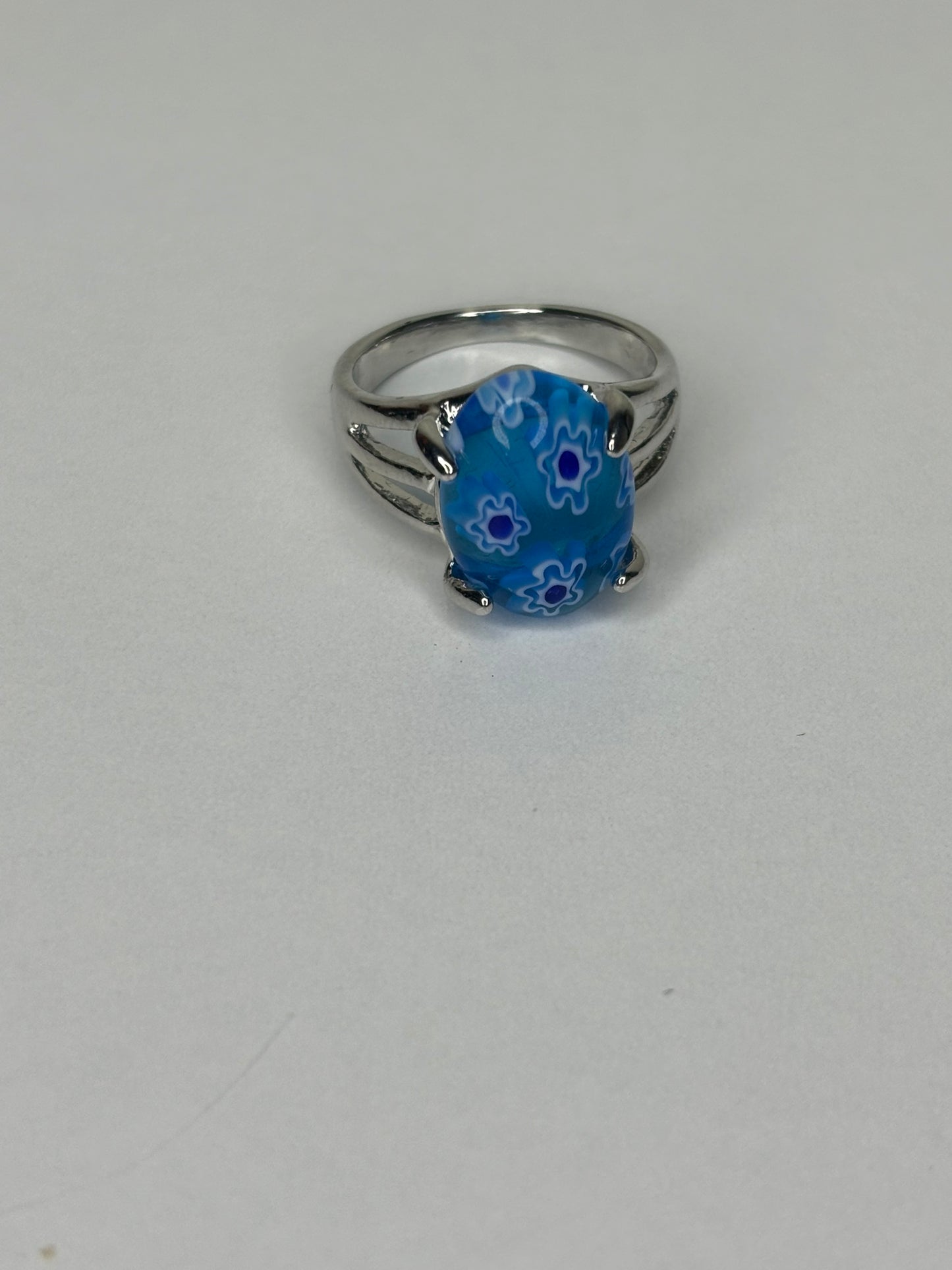 B027 Light Blue Glass Fashion Ring Sz 5.5