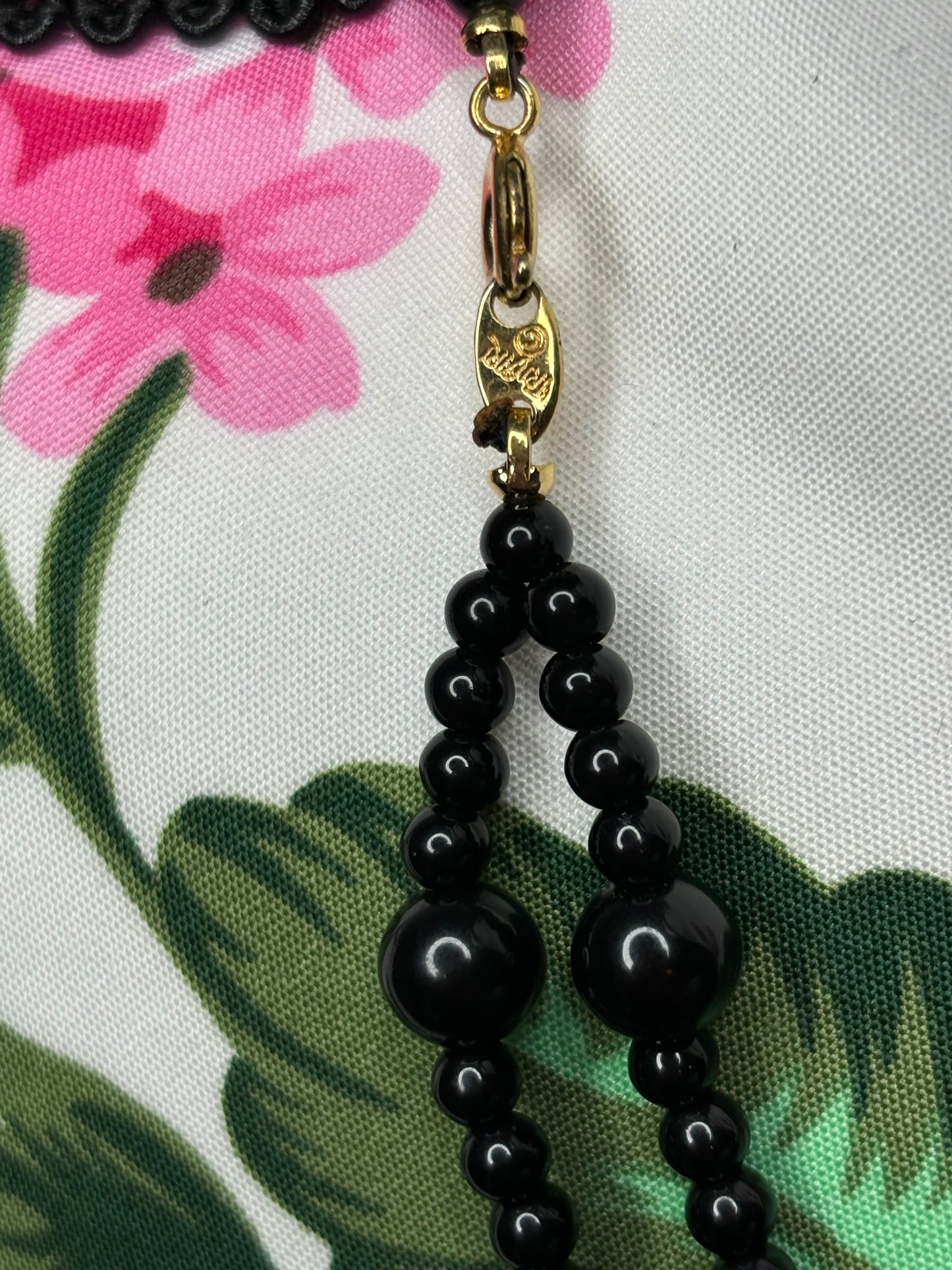 A162 Black Beaded Necklace 16”