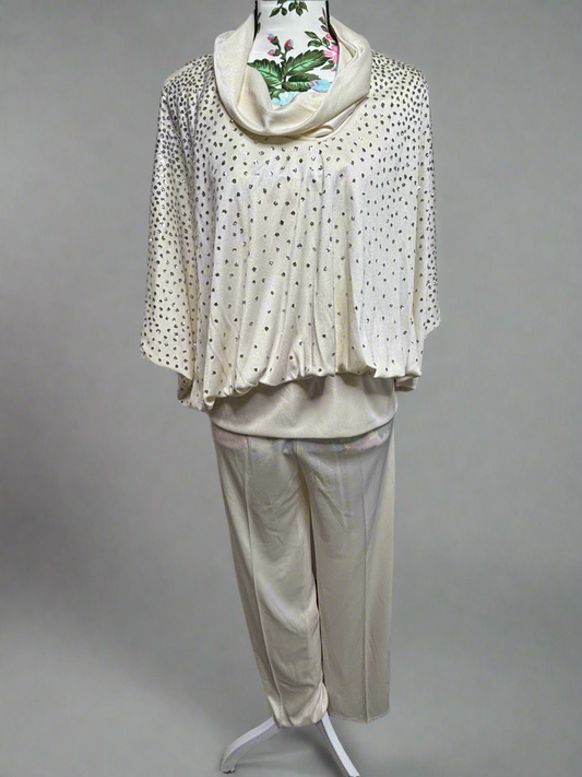 C005 Jack Fuller for Patras White and Silver Glimmer Top and Matching Pants Size 6