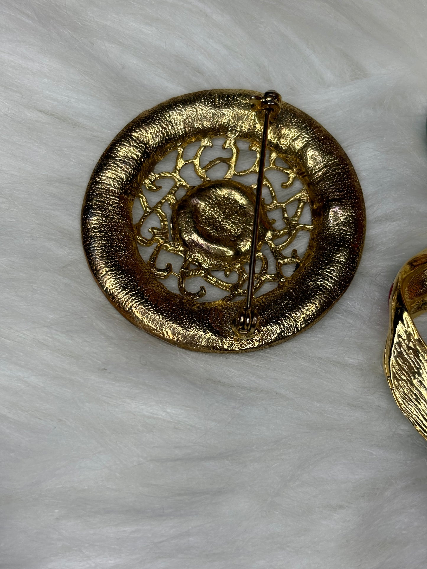 A258 Set of Vintage Enamel Twisted Ribbon Style & Circle Art Brooches Gold Tone