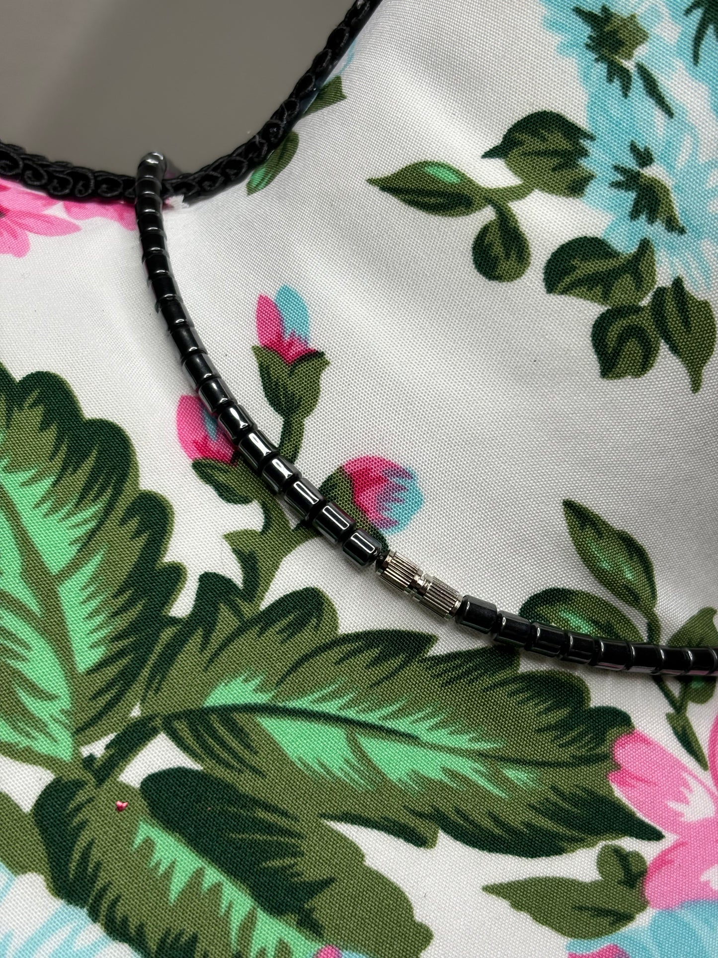 A171 Black Heart Beaded Necklace 16”