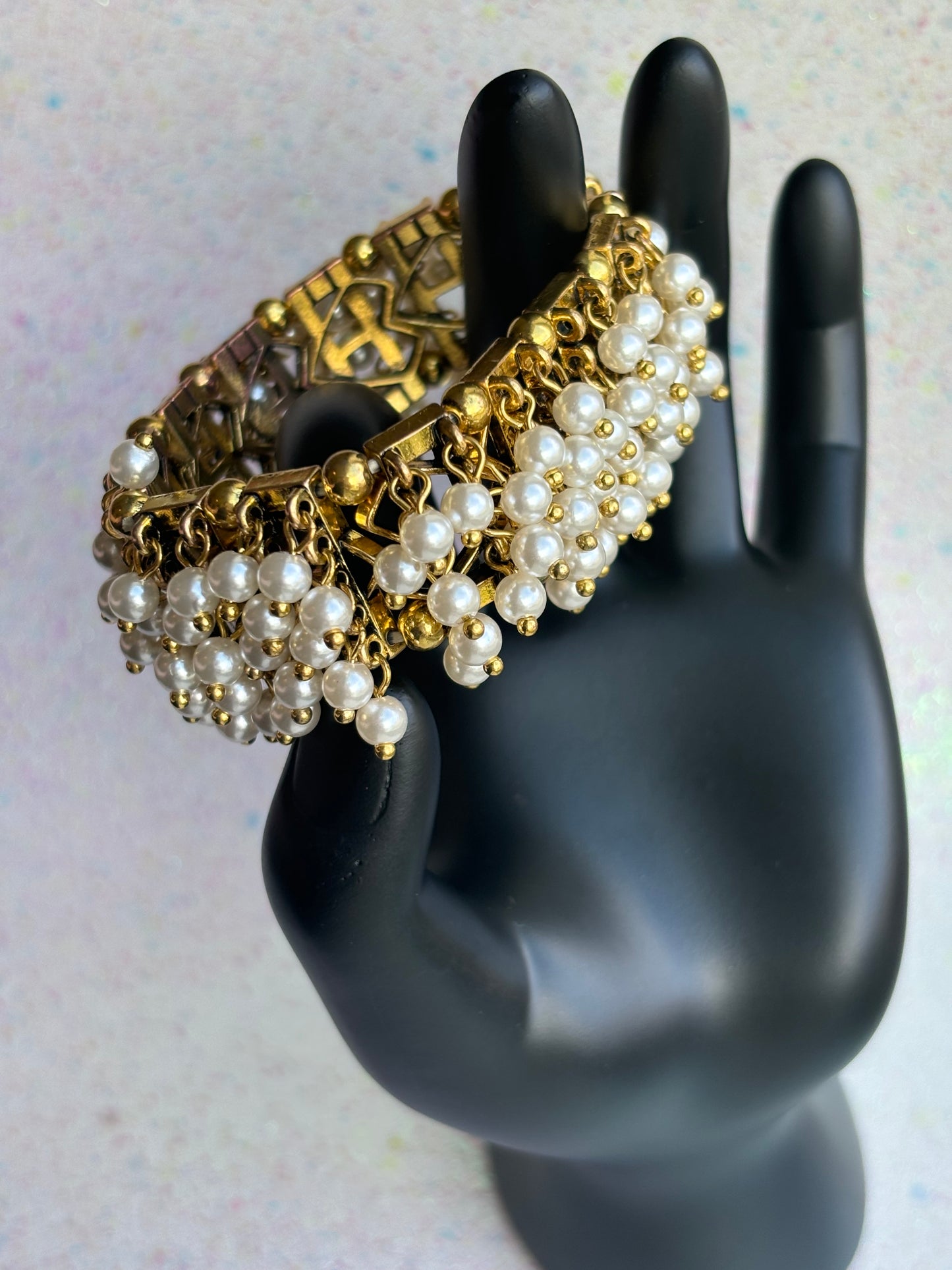 #0045 Gold Tone Bracelet with Pearls